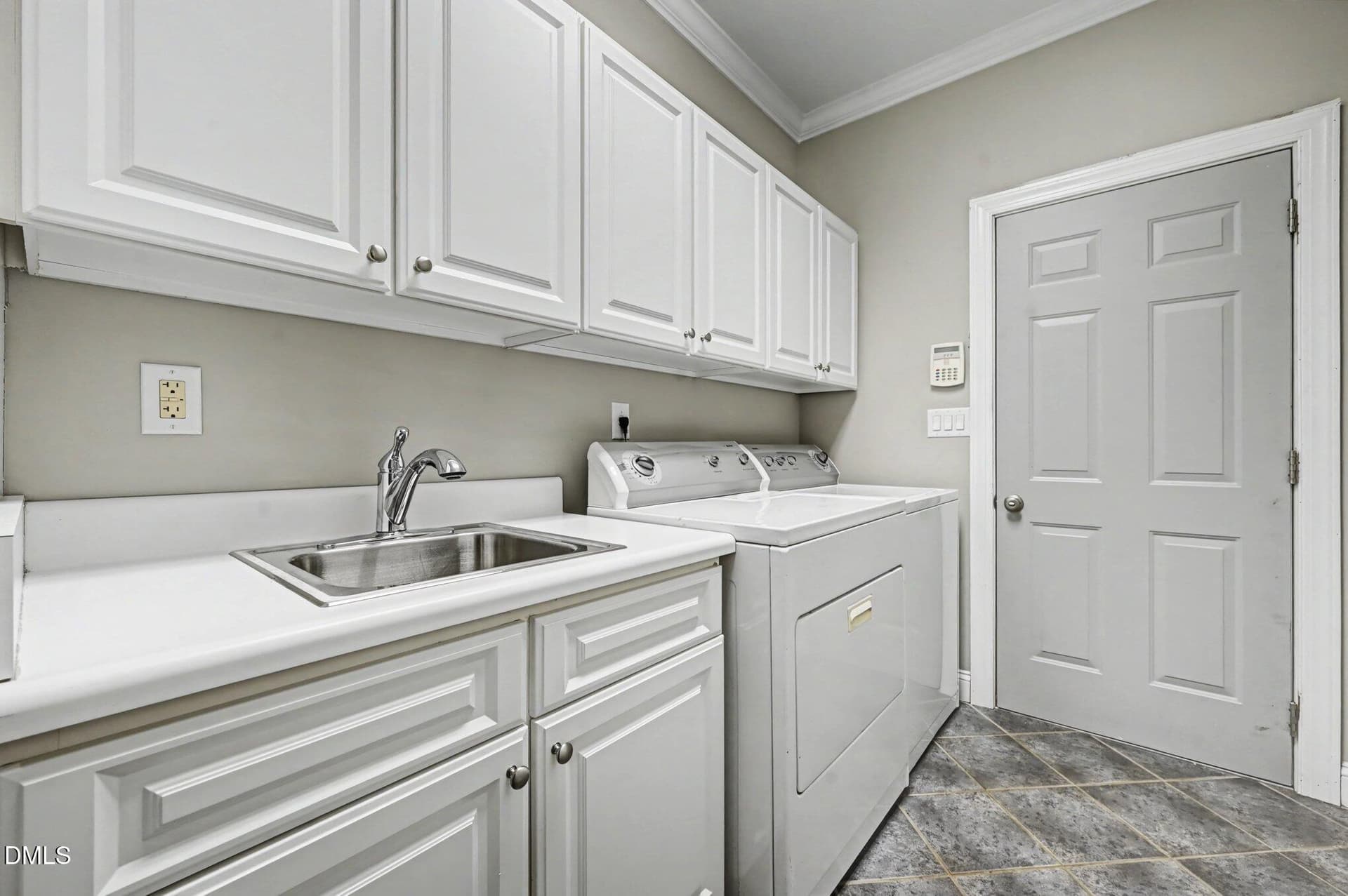 LaundryRm - 5 Leathers Court, Durham, NC 27705