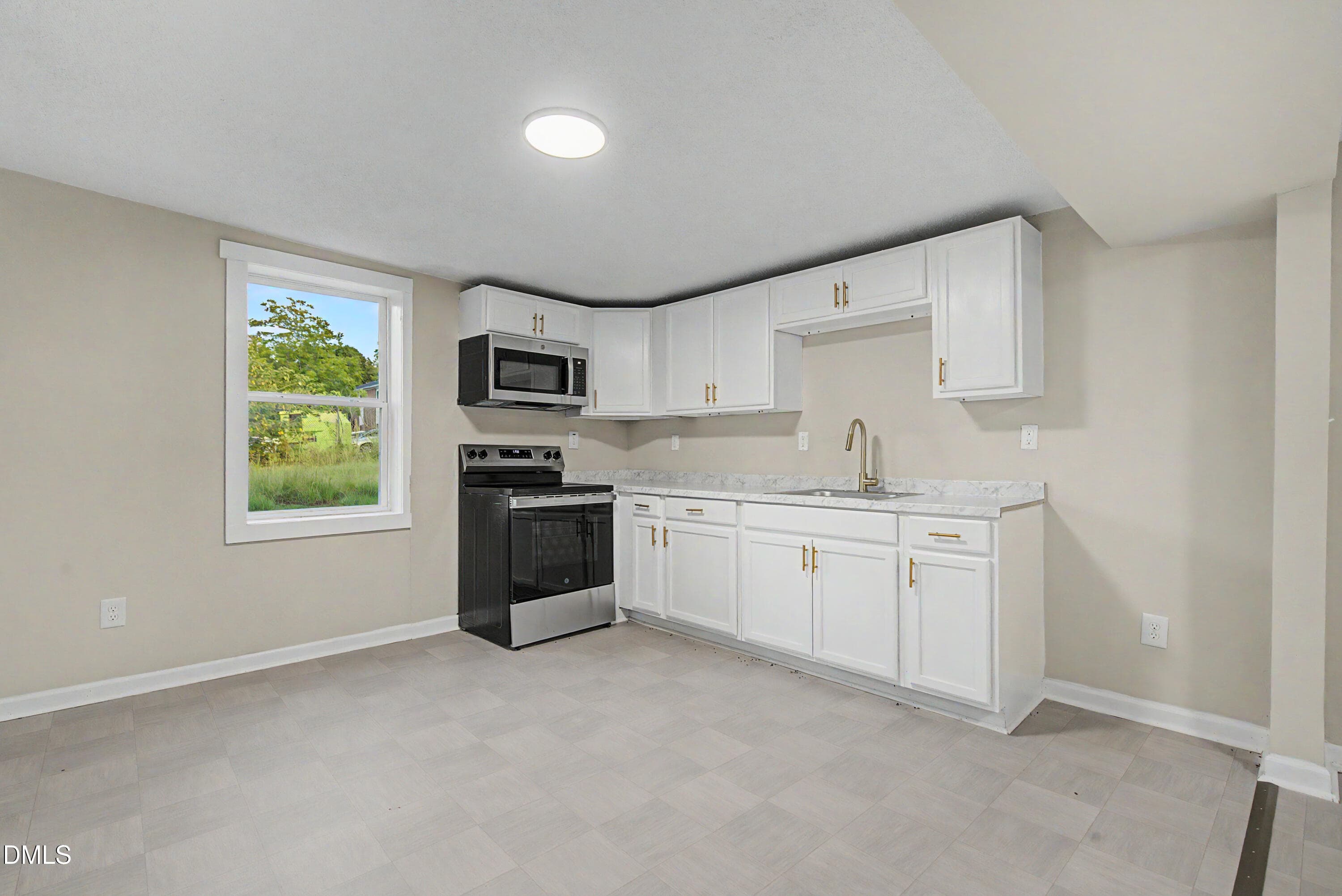 DSC08929 - 1310 Oakwood Avenue, Raleigh, NC 27610