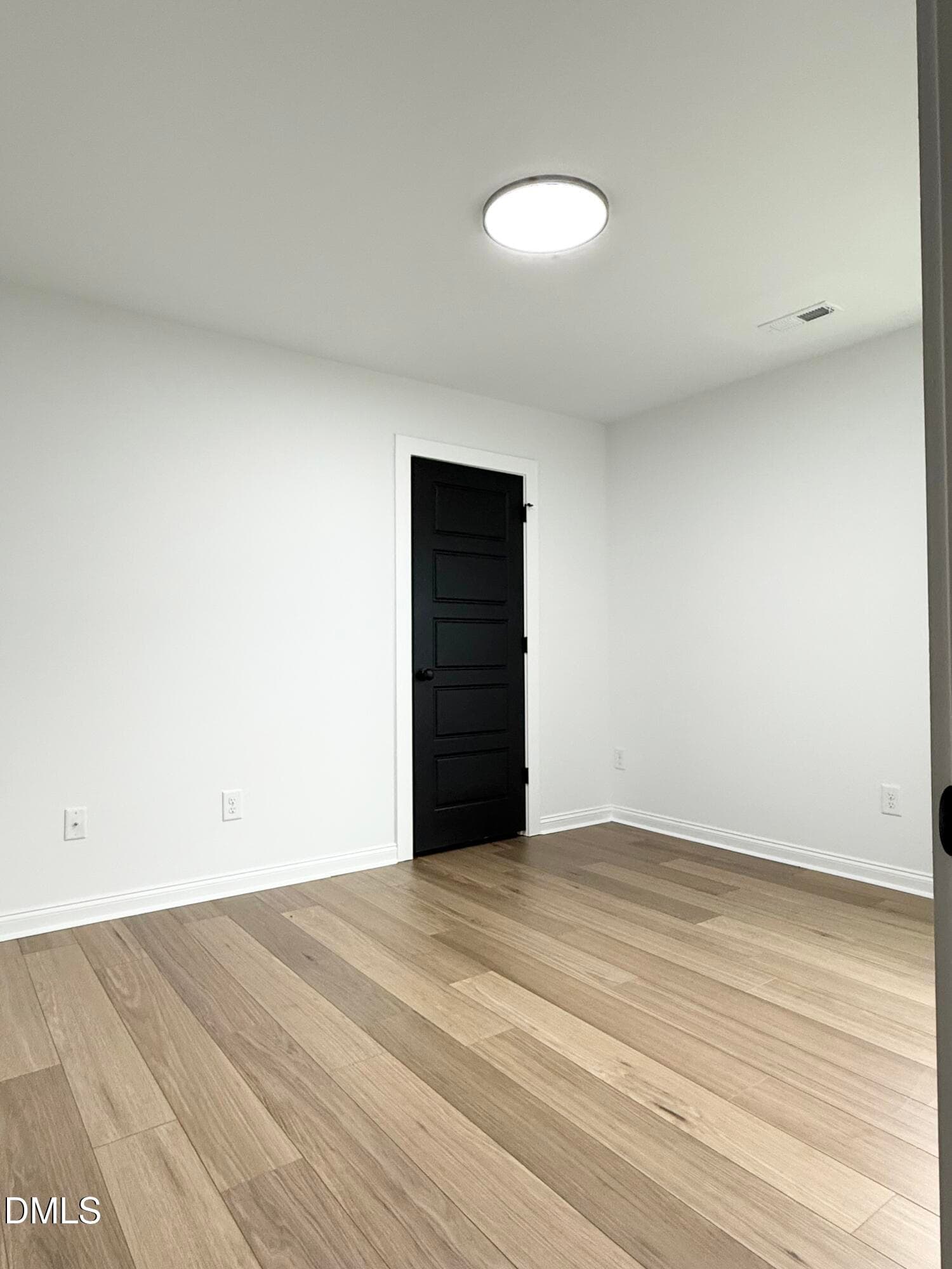 3rd Room - 506 Crump Street, Smithfield, NC 27577, Smithfield