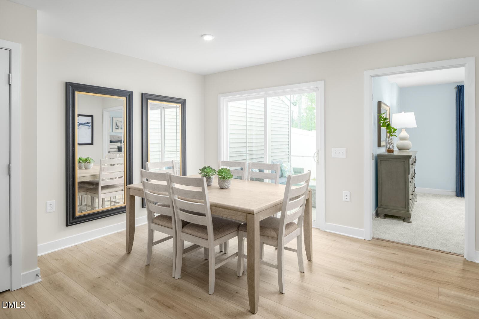 8 dining - 784 Haystack View Road, Raleigh, NC 27603, Raleigh