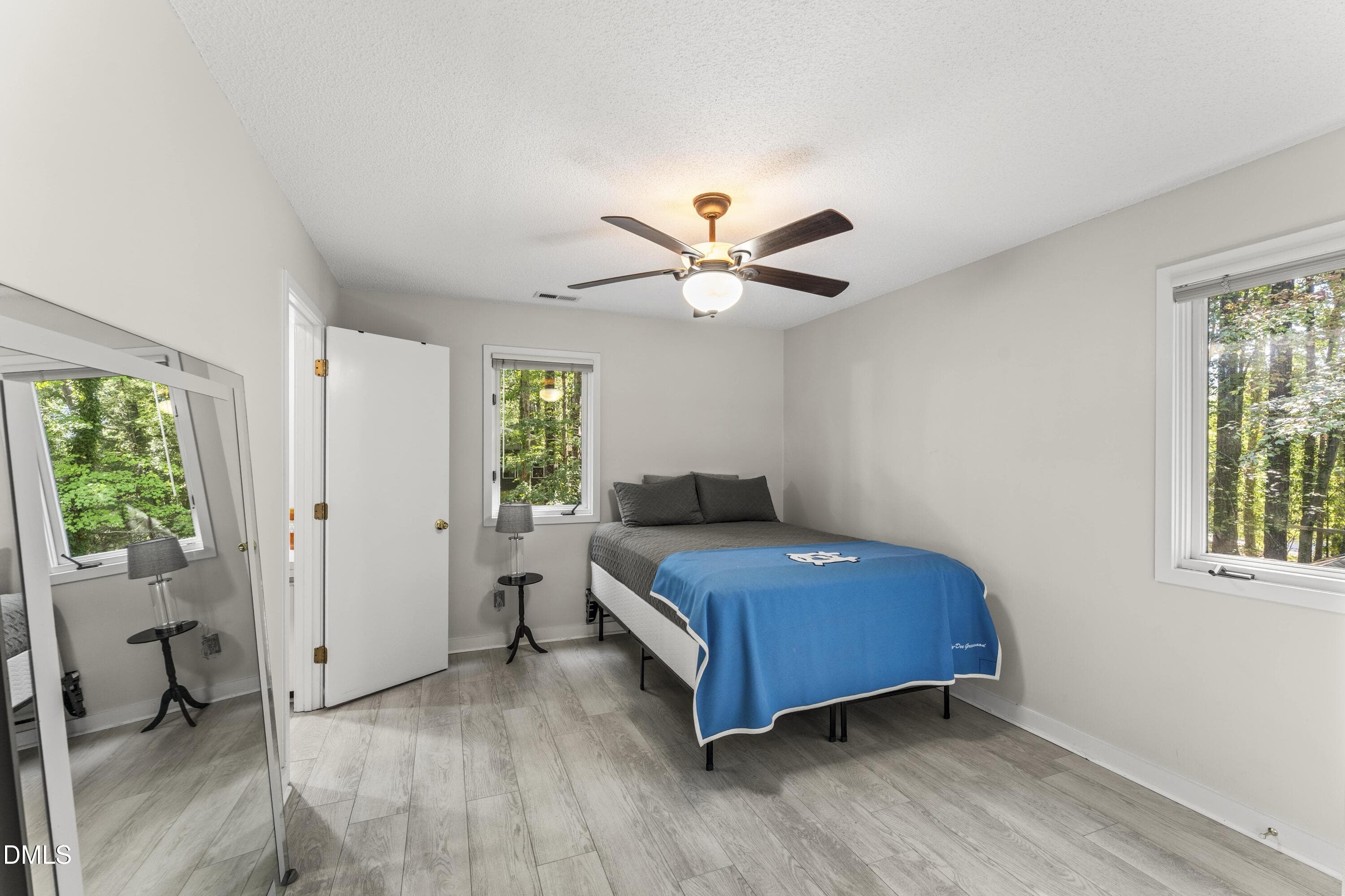 DSC02048 - 830 Lake Forest Drive, Raleigh, NC 27615