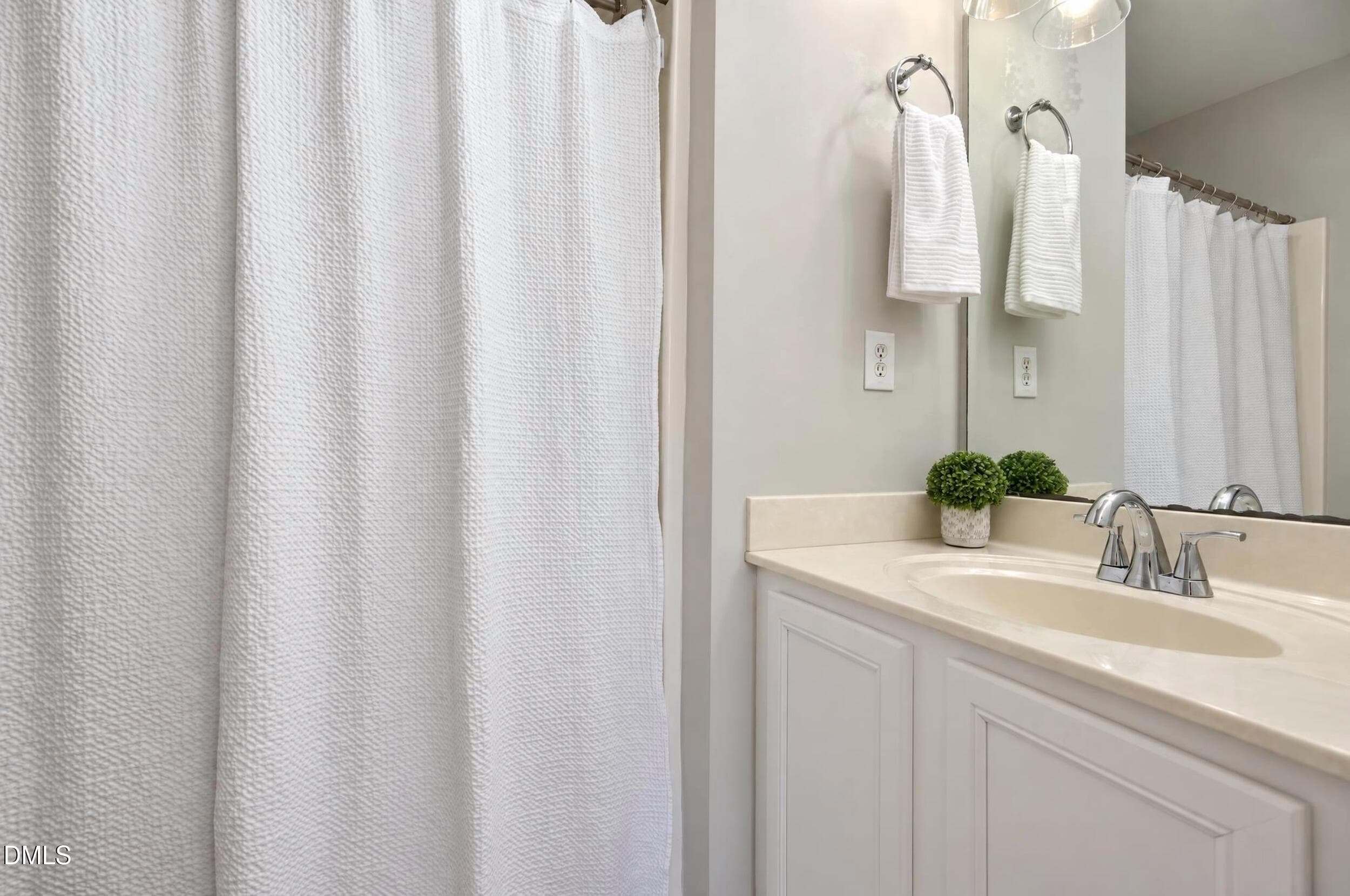 Full Bath 2 - 8422 Central Drive, Raleigh, NC 27613, Raleigh
