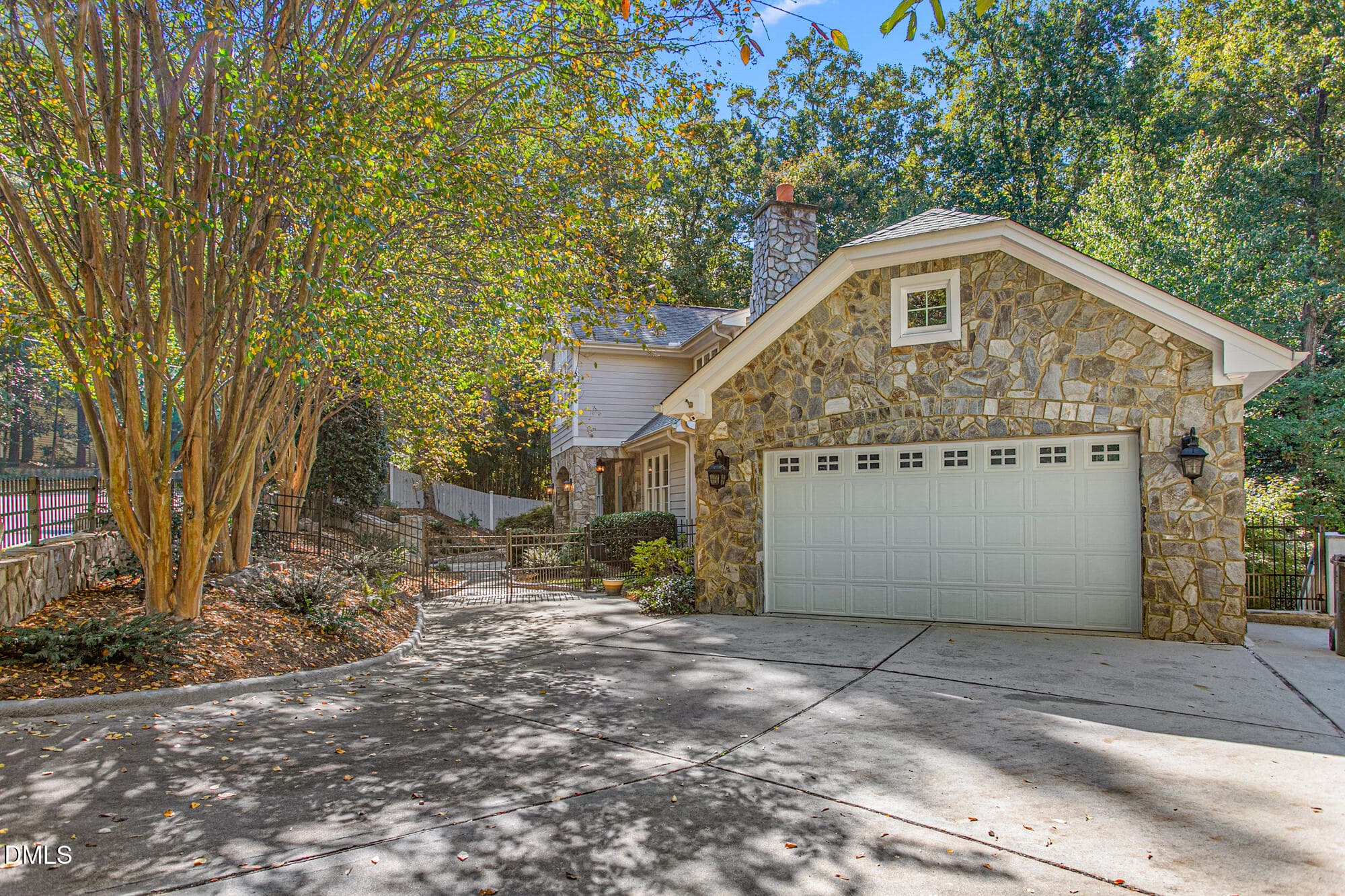 825 E Franklin Street-2 - 825 E Franklin Street, Chapel Hill, NC 27514