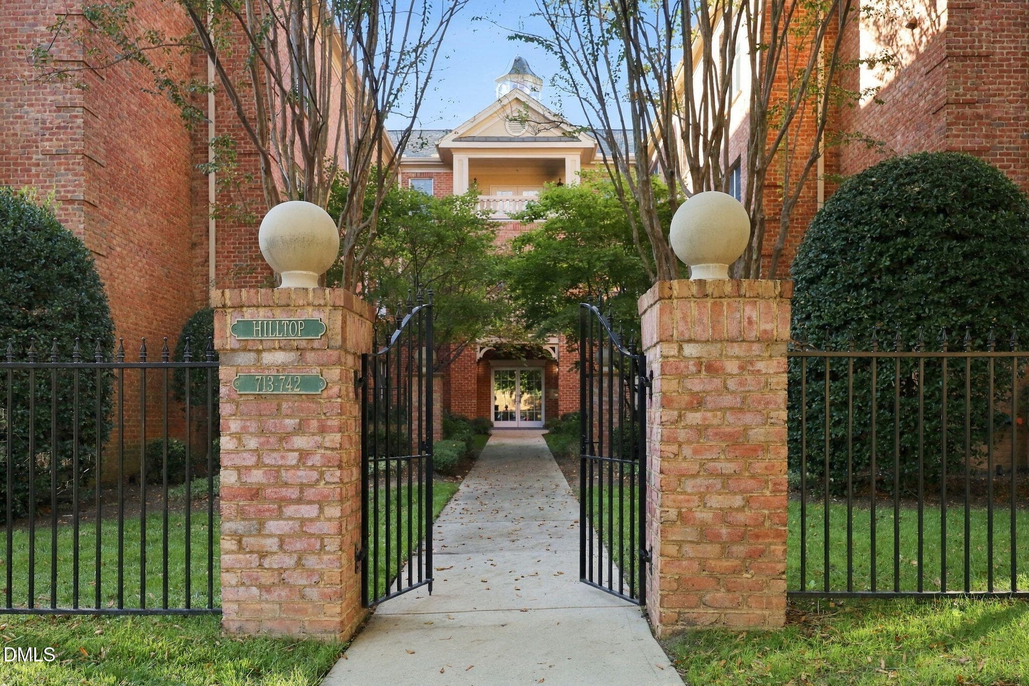 734 W Barbee Chapel Road 734, Chapel Hill, NC 27517