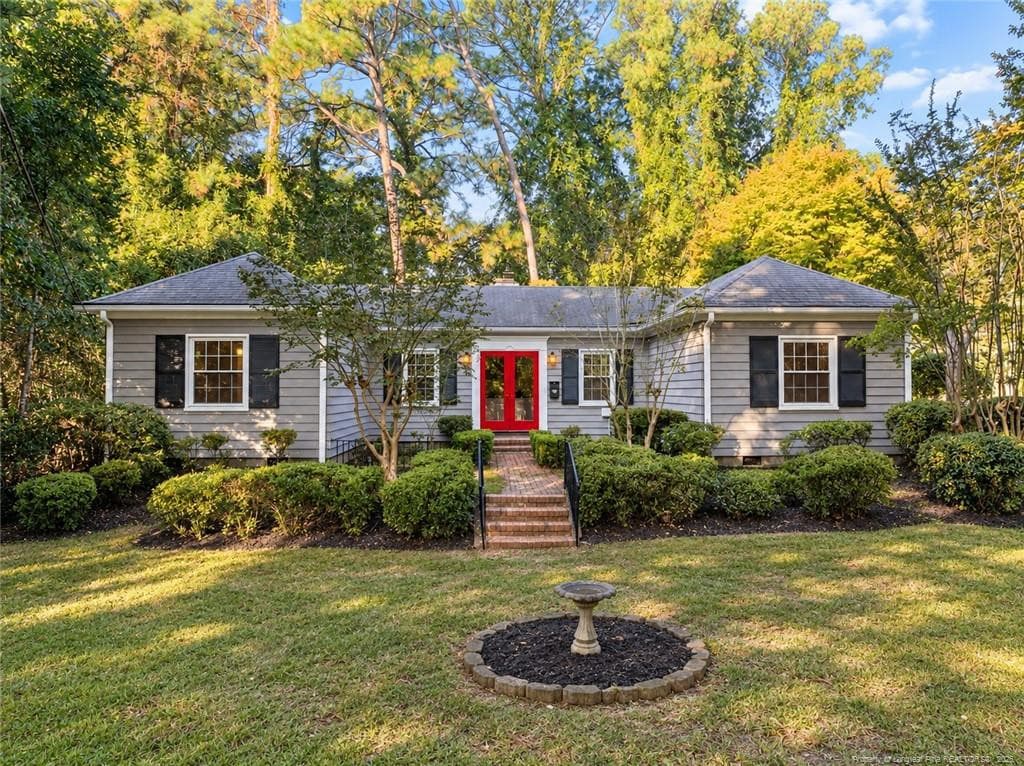 300 Pinecrest Drive, Fayetteville, NC 28305