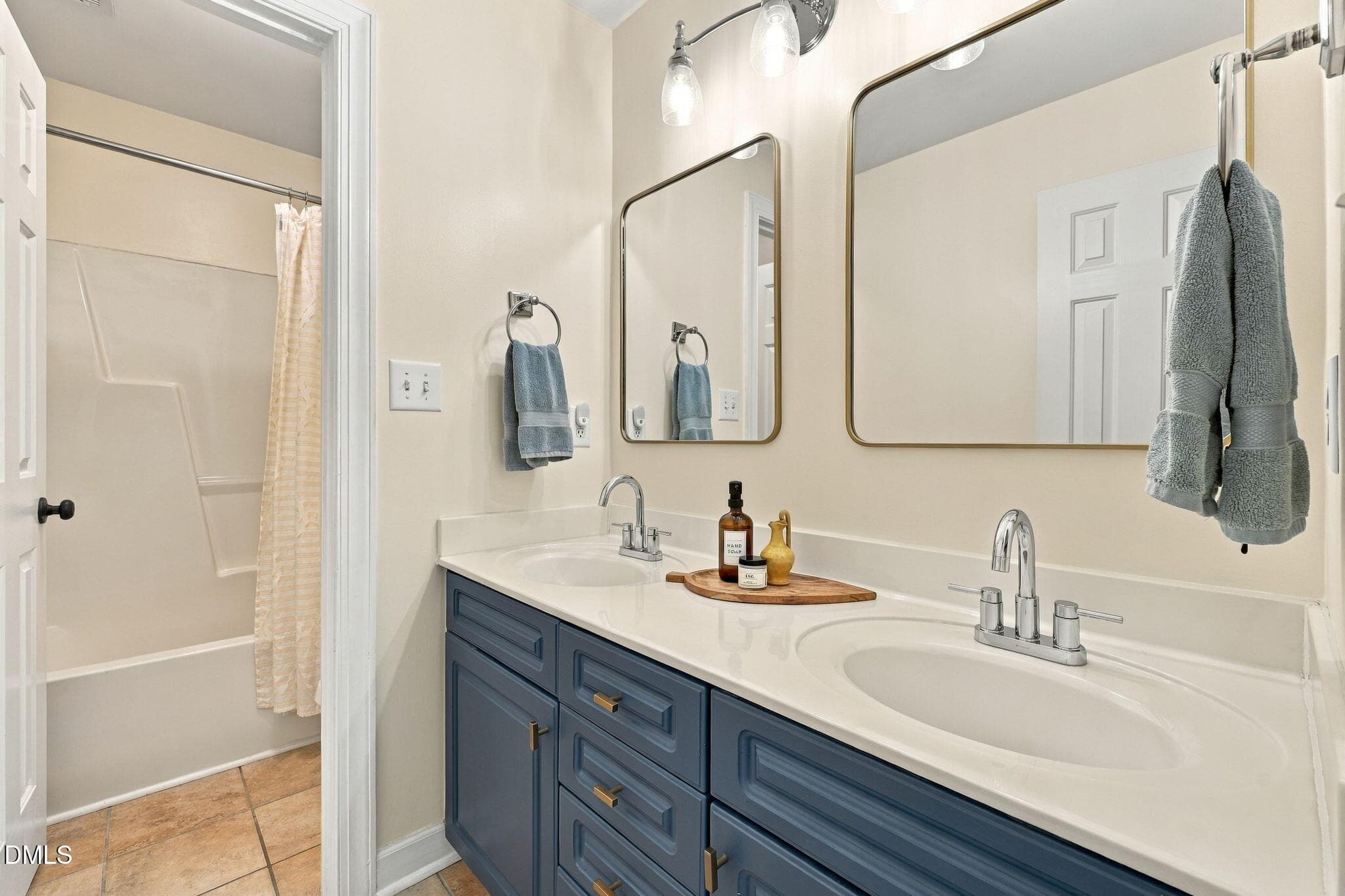 19-web-or-mls-IMG_5389_edit - 301 Acorn Hill Lane, Apex, NC 27502, Apex