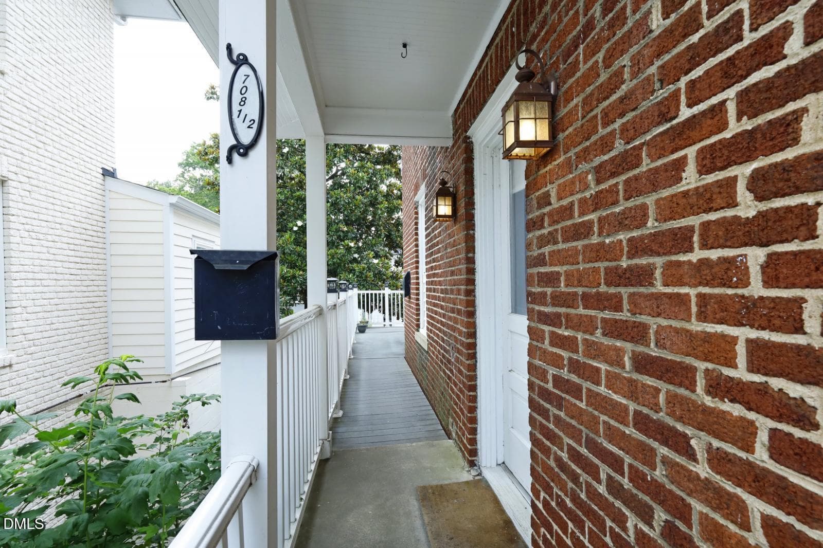 4Porch (1) - 708 1/2 Glenwood Avenue, Raleigh, NC 27605