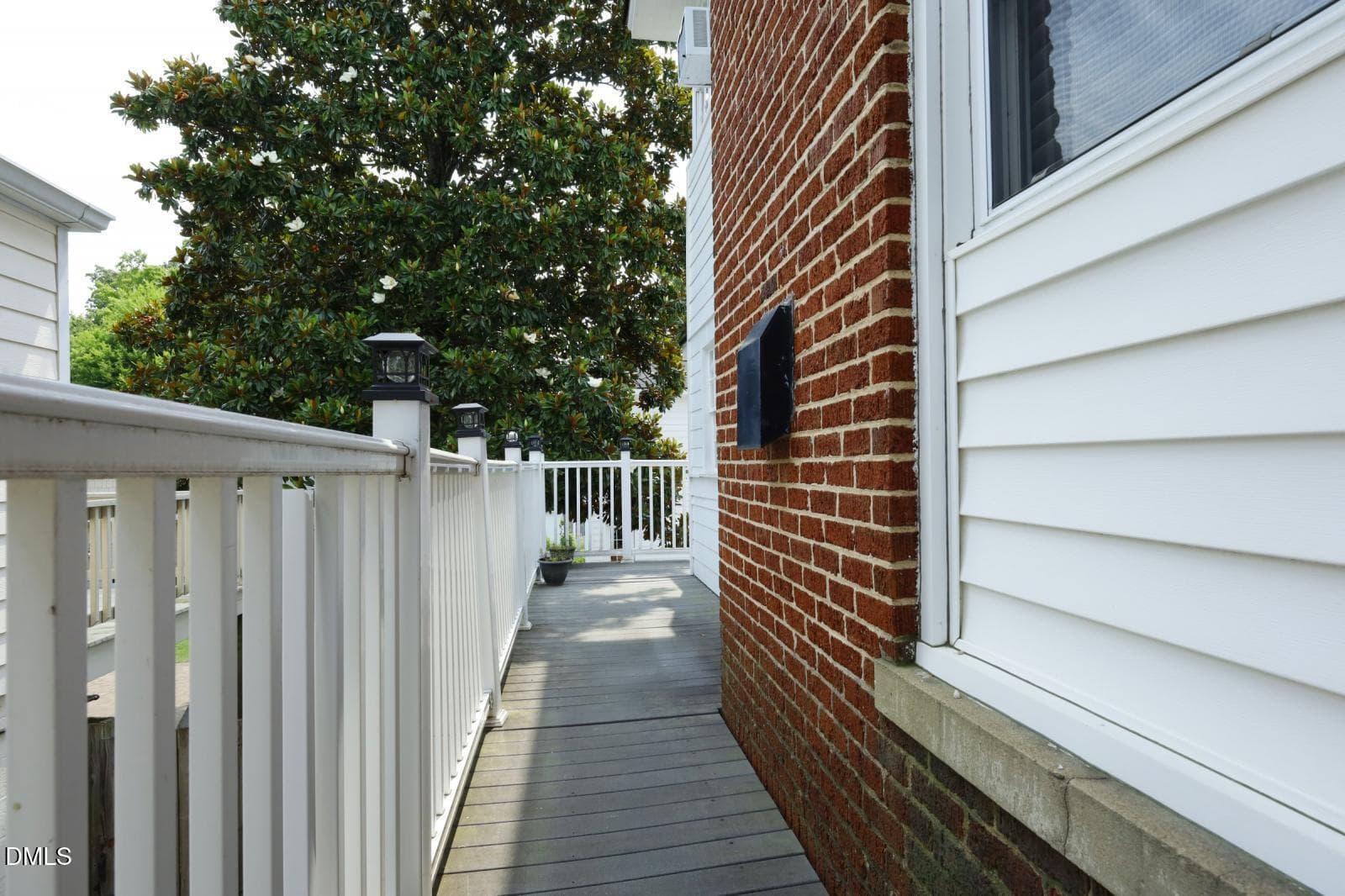8OutdoorSpace - 708 1/2 Glenwood Avenue, Raleigh, NC 27605