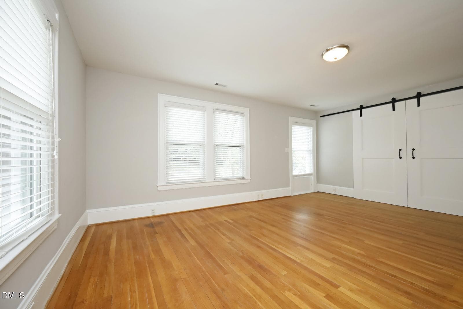 11Living (1) - 708 1/2 Glenwood Avenue, Raleigh, NC 27605