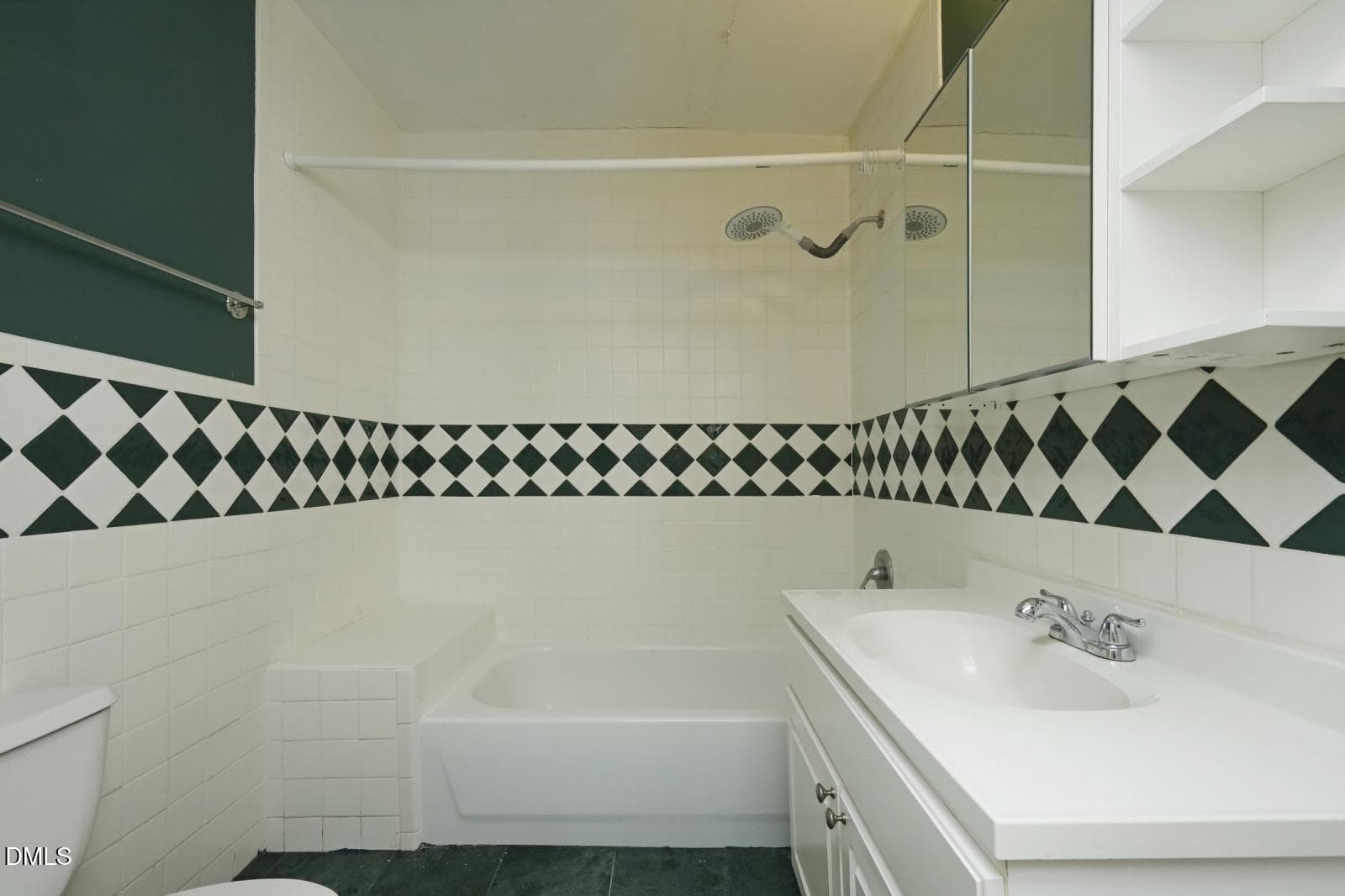 35HallBath (1) - 708 1/2 Glenwood Avenue, Raleigh, NC 27605
