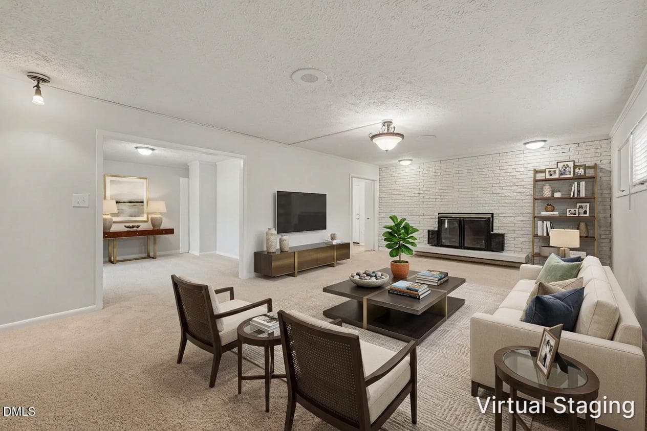 VS Living - 5833 Woodhaven Circle, Fayetteville, NC 28311, Fayetteville
