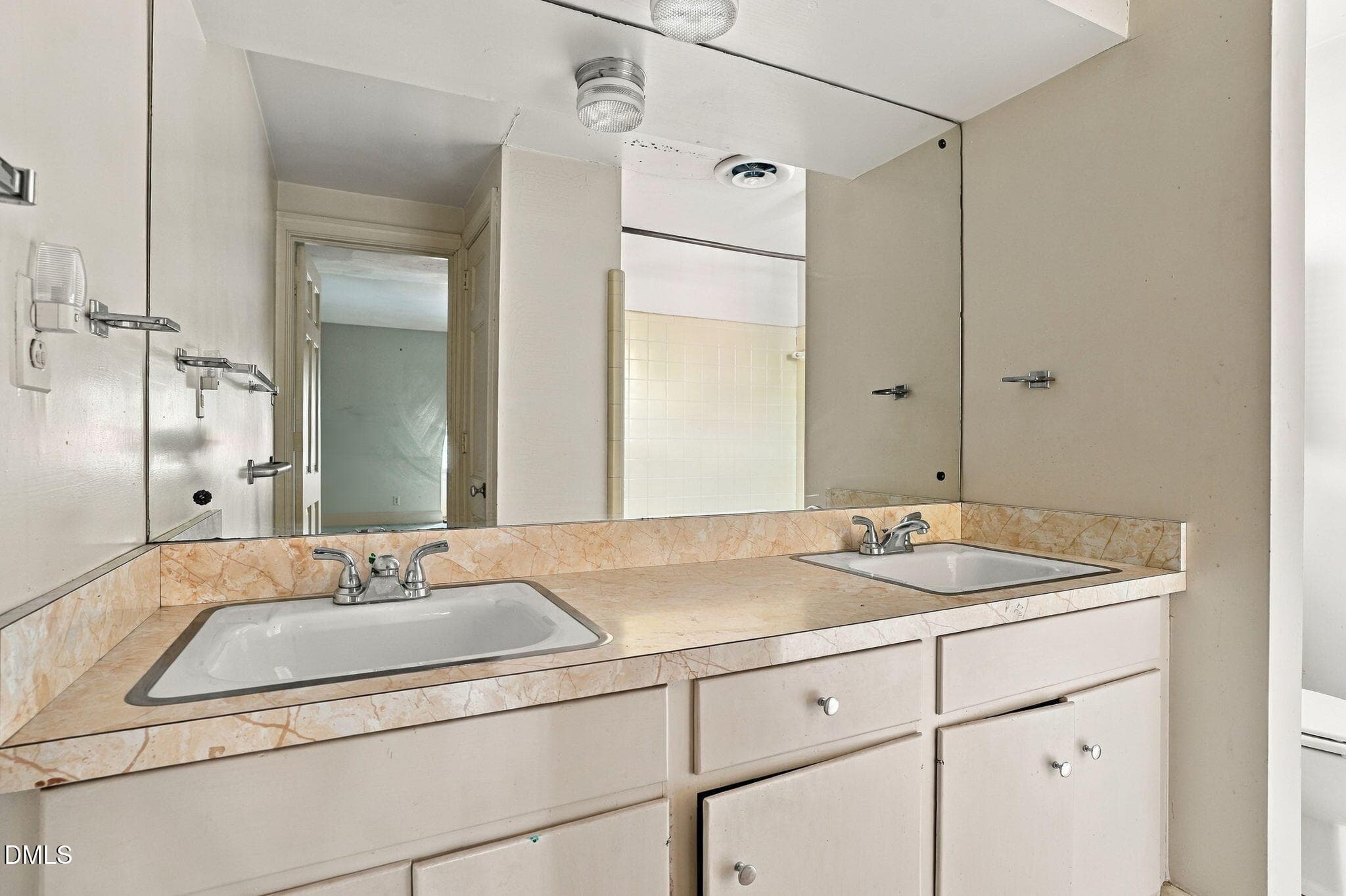 Full Bath Upstairs - 209 Brentwood Drive N, Wilson, NC 27893, Wilson
