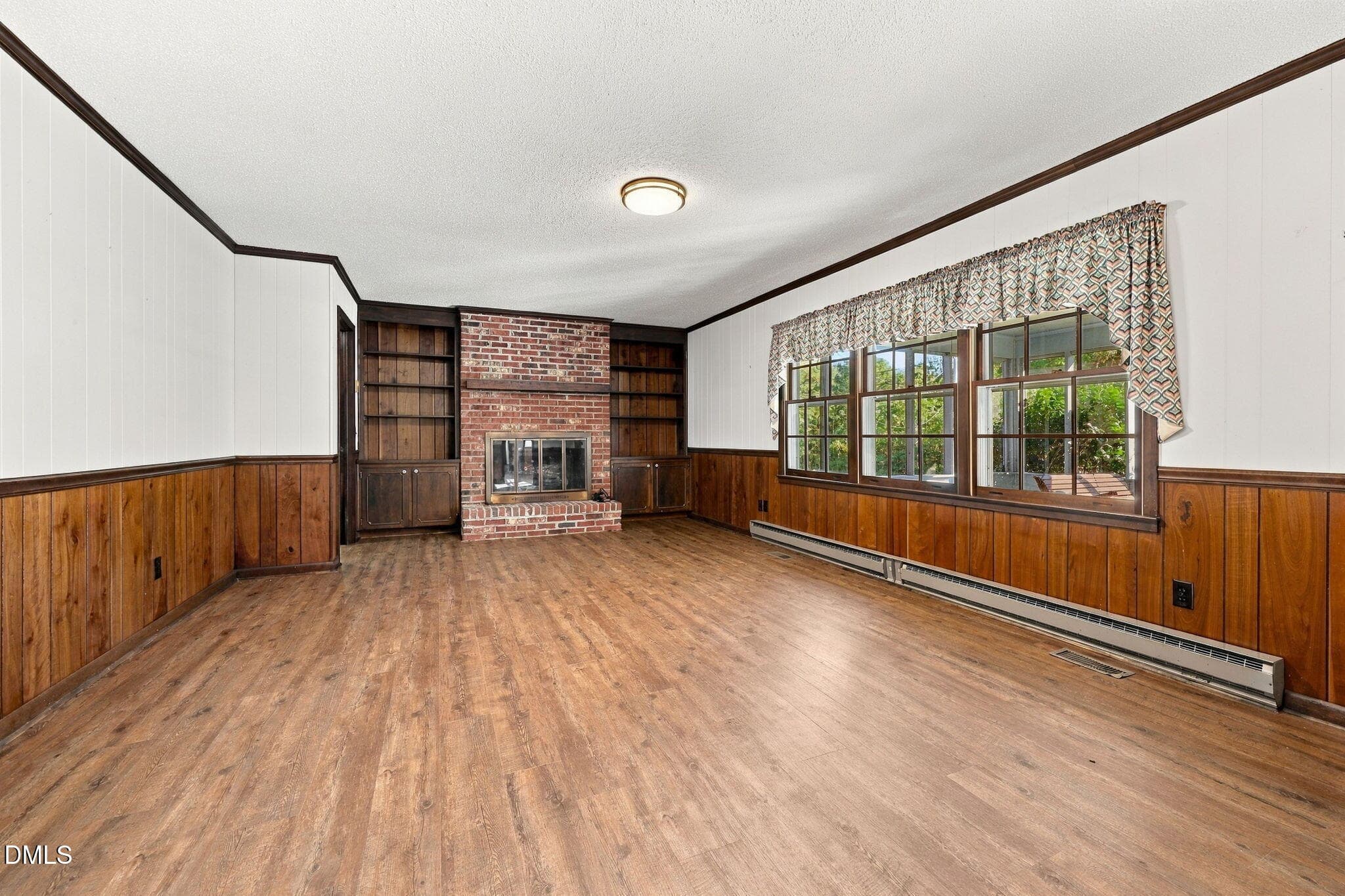 Family Room - 1583 Us-421 N, Lillington, NC 27546, Lillington