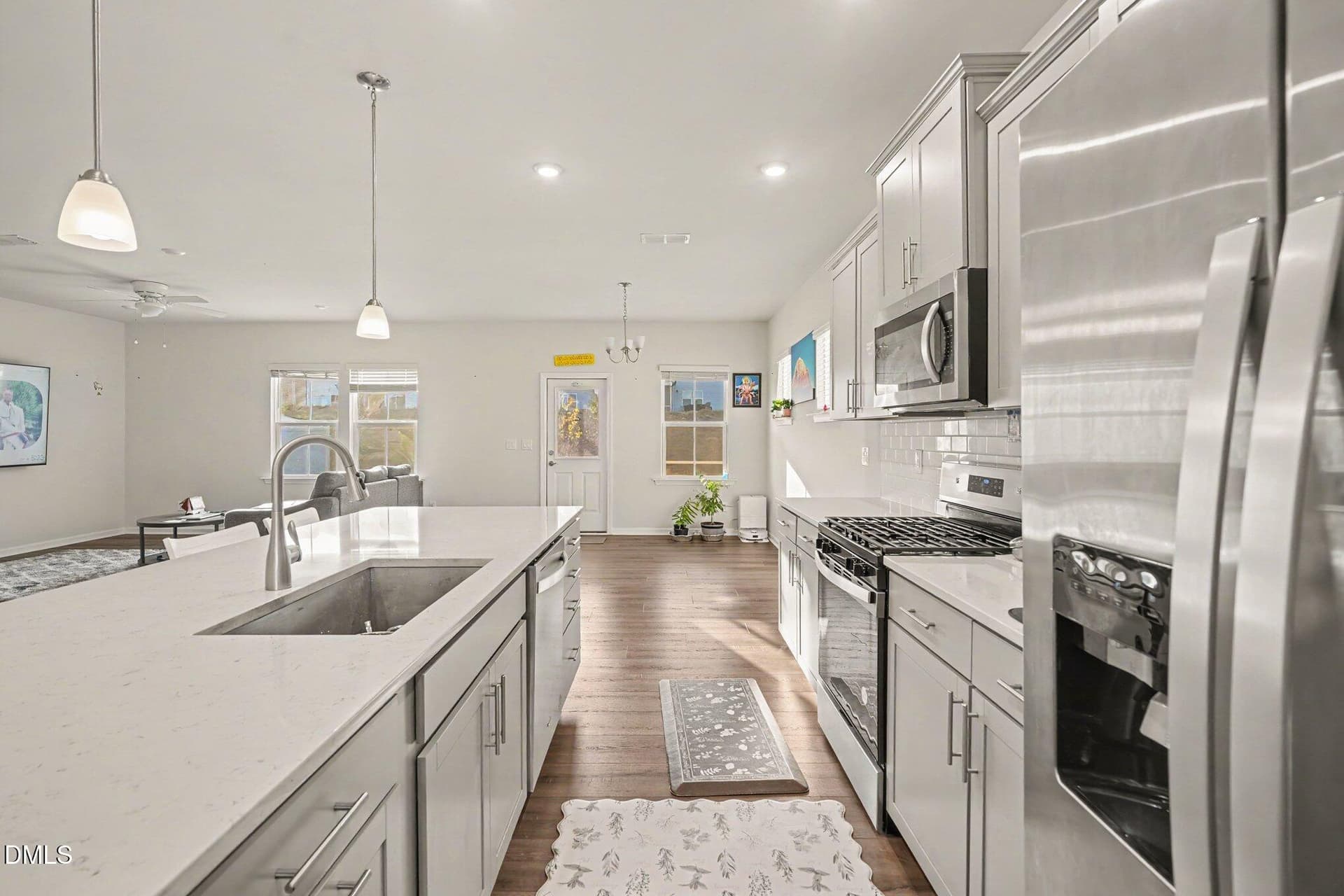 010_file_1035 - 1405 Hollyview Avenue, Durham, NC 27703