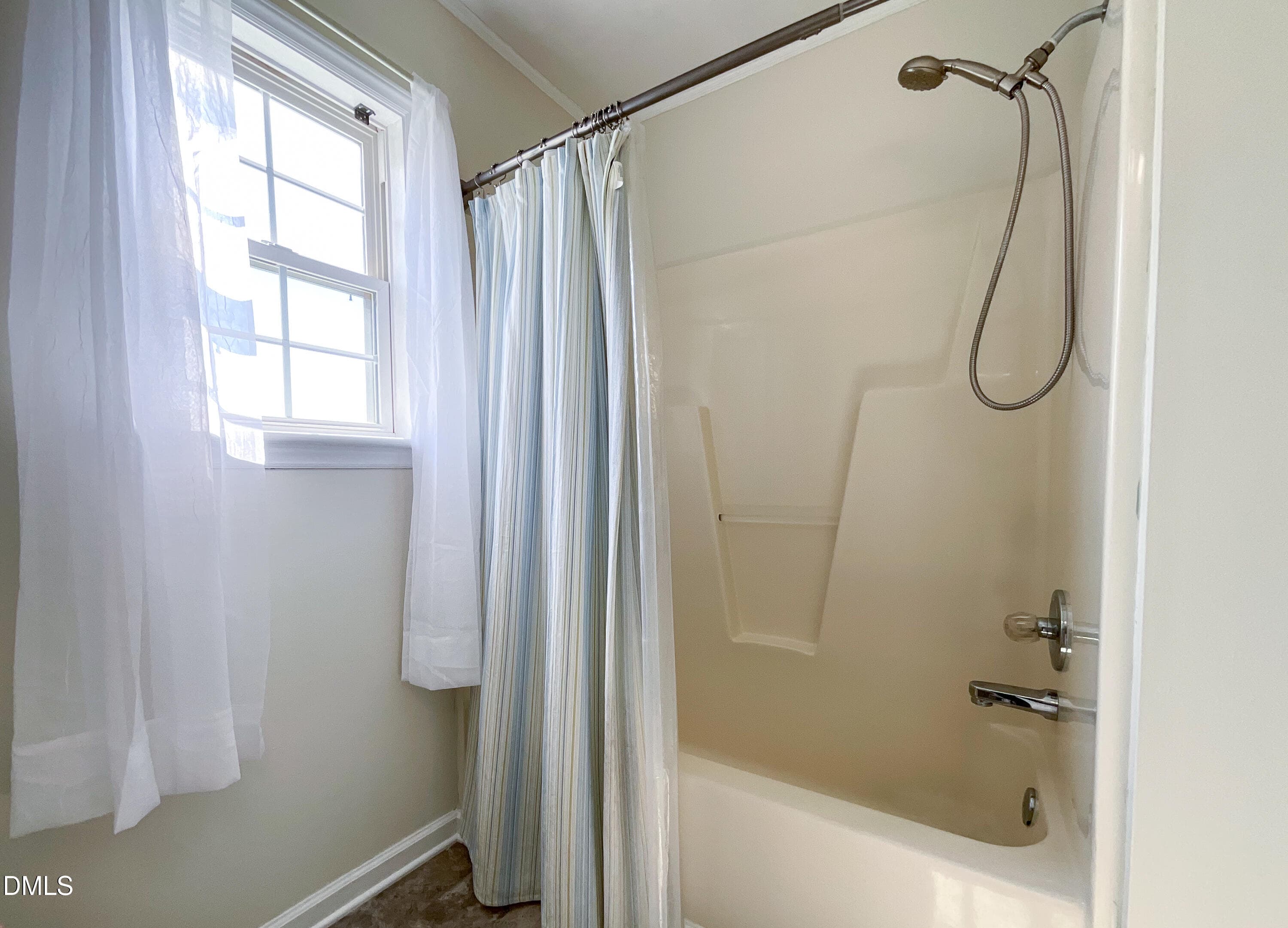 Bath 2 - 118 Westlake Drive, Wendell, NC 27591, Wendell