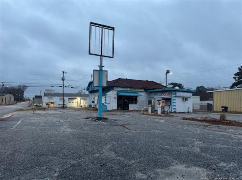 Photo 3 - 801 E Second Street, Saint Pauls, NC 28384