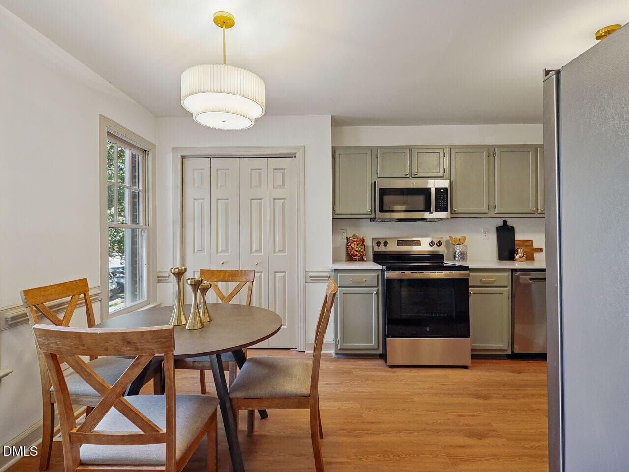 007-1280x960-dining-kitchen - 126 Sanair Court, Apex, NC 27502, Apex