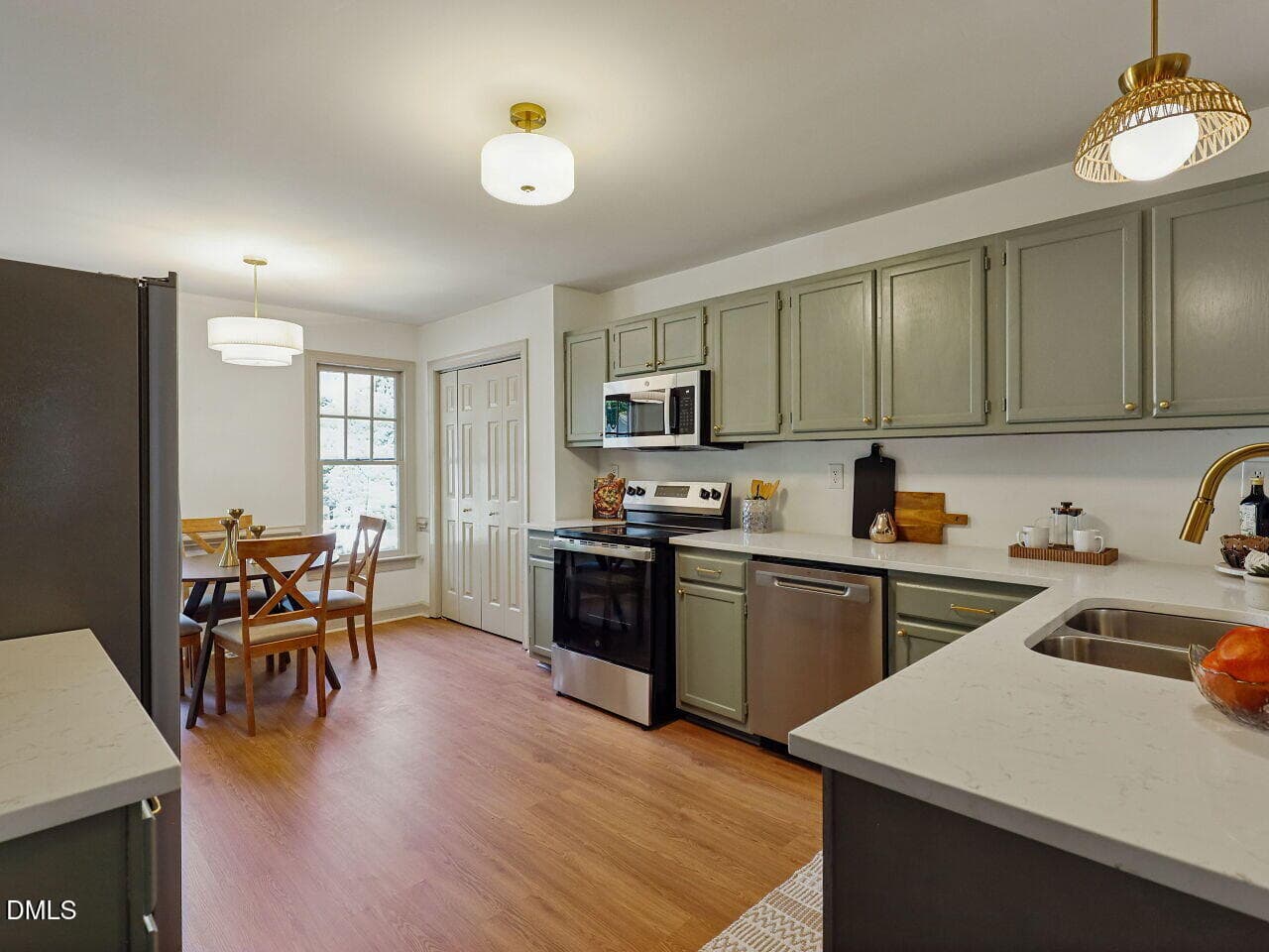 011-1280x960-kitchen - 126 Sanair Court, Apex, NC 27502, Apex