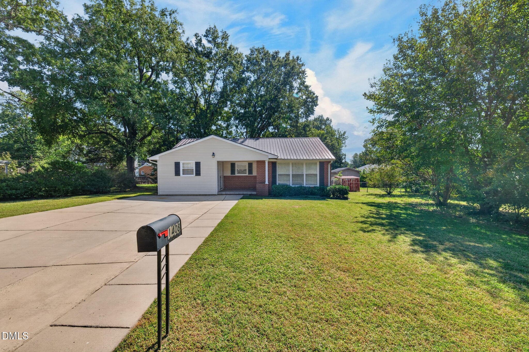 5-web-or-mls-P1091053 - 1408 Harriet Drive, Burlington, NC 27215, Burlington