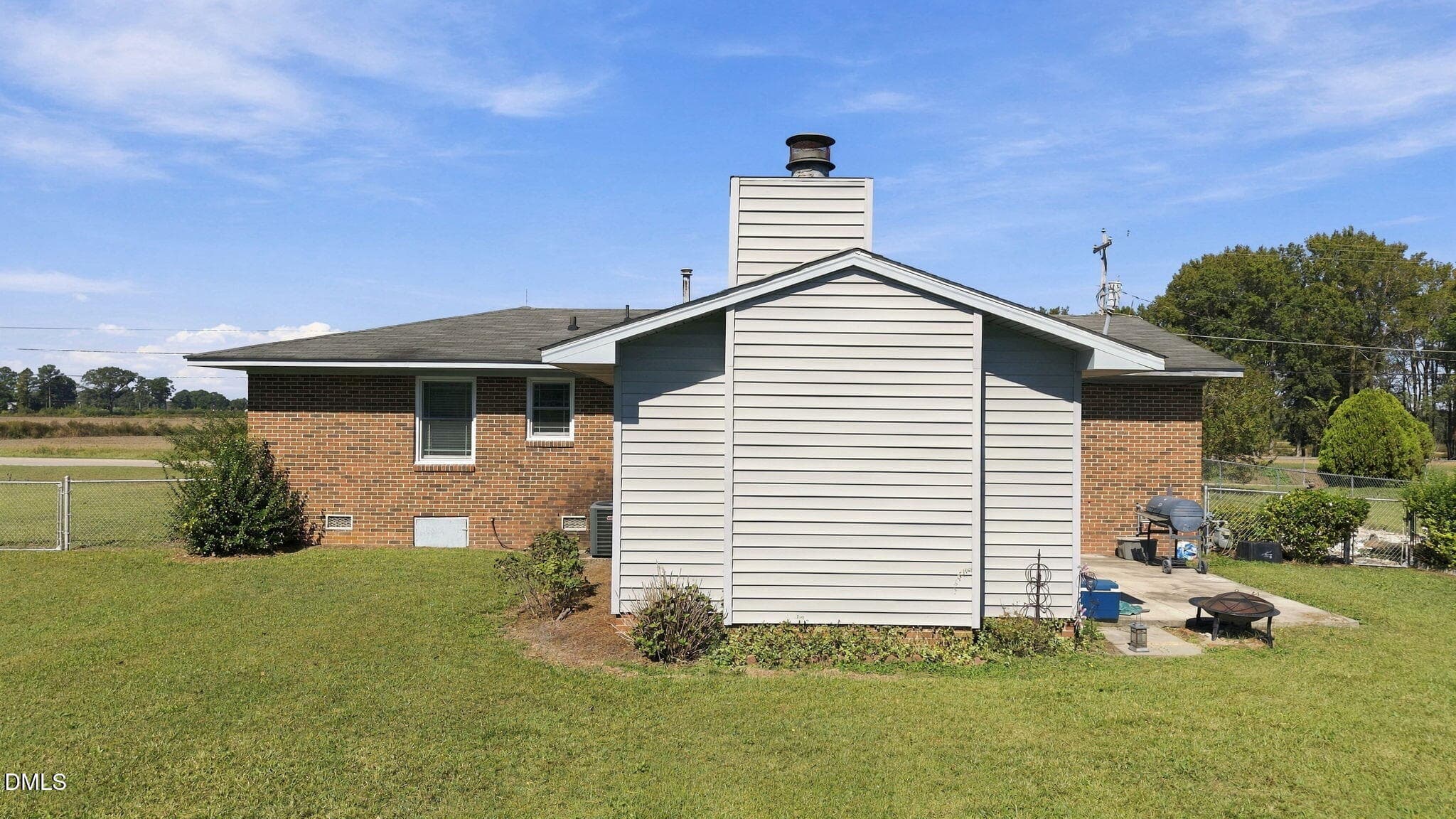 Back of House - 604 N Saratoga Street, Stantonsburg, NC 27883