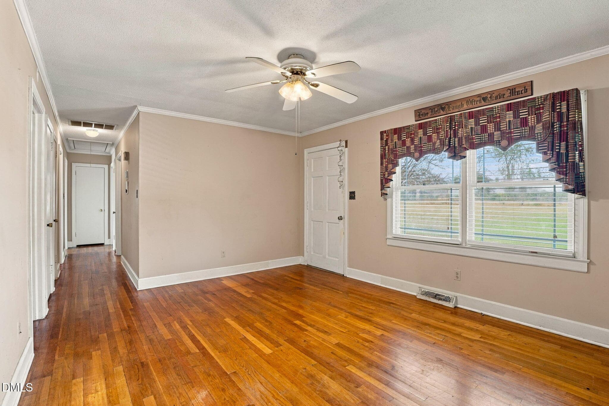 Living Room 3 - 604 N Saratoga Street, Stantonsburg, NC 27883