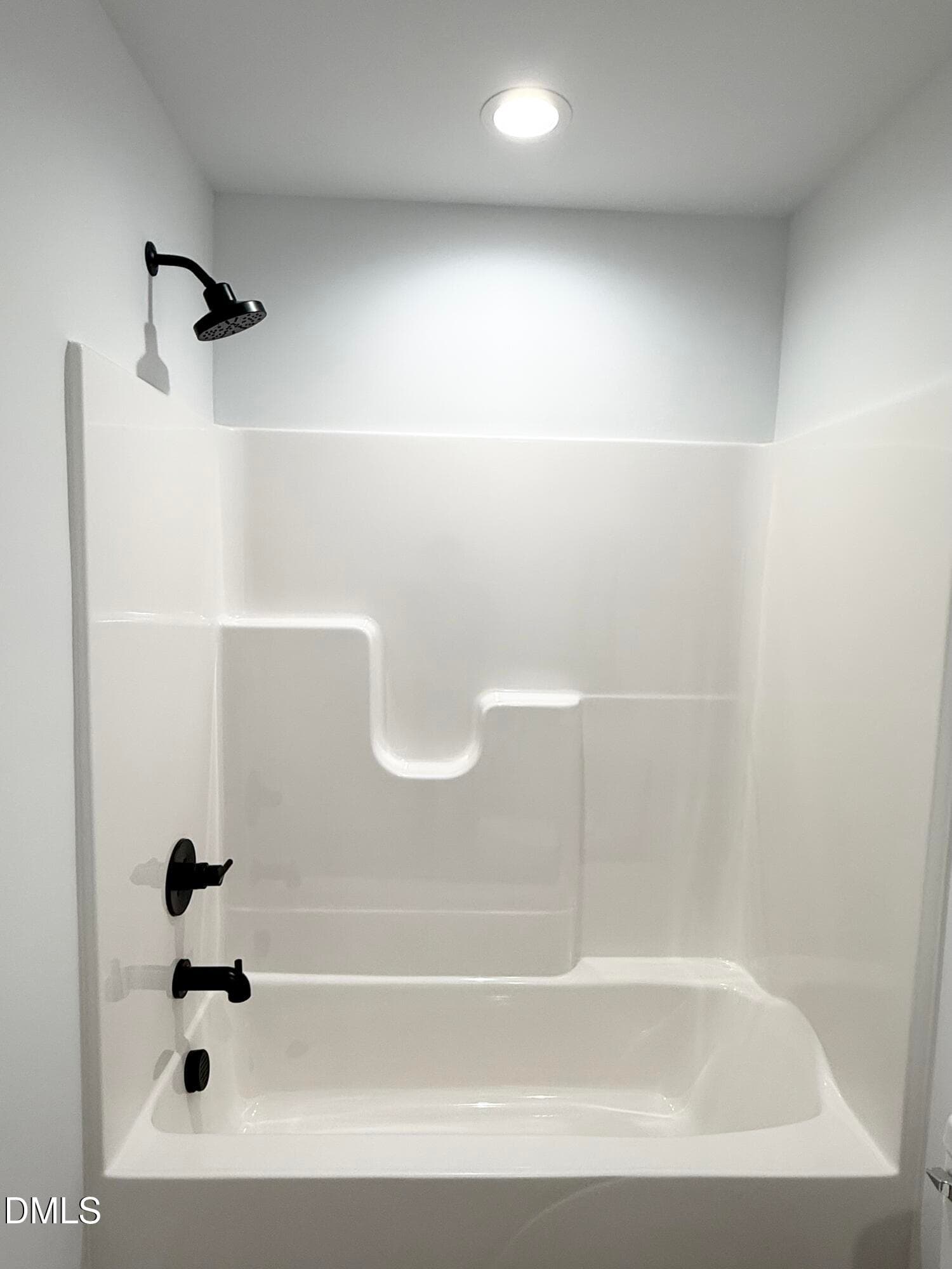 Bath - 520 Crump Street, Smithfield, NC 27577, Smithfield