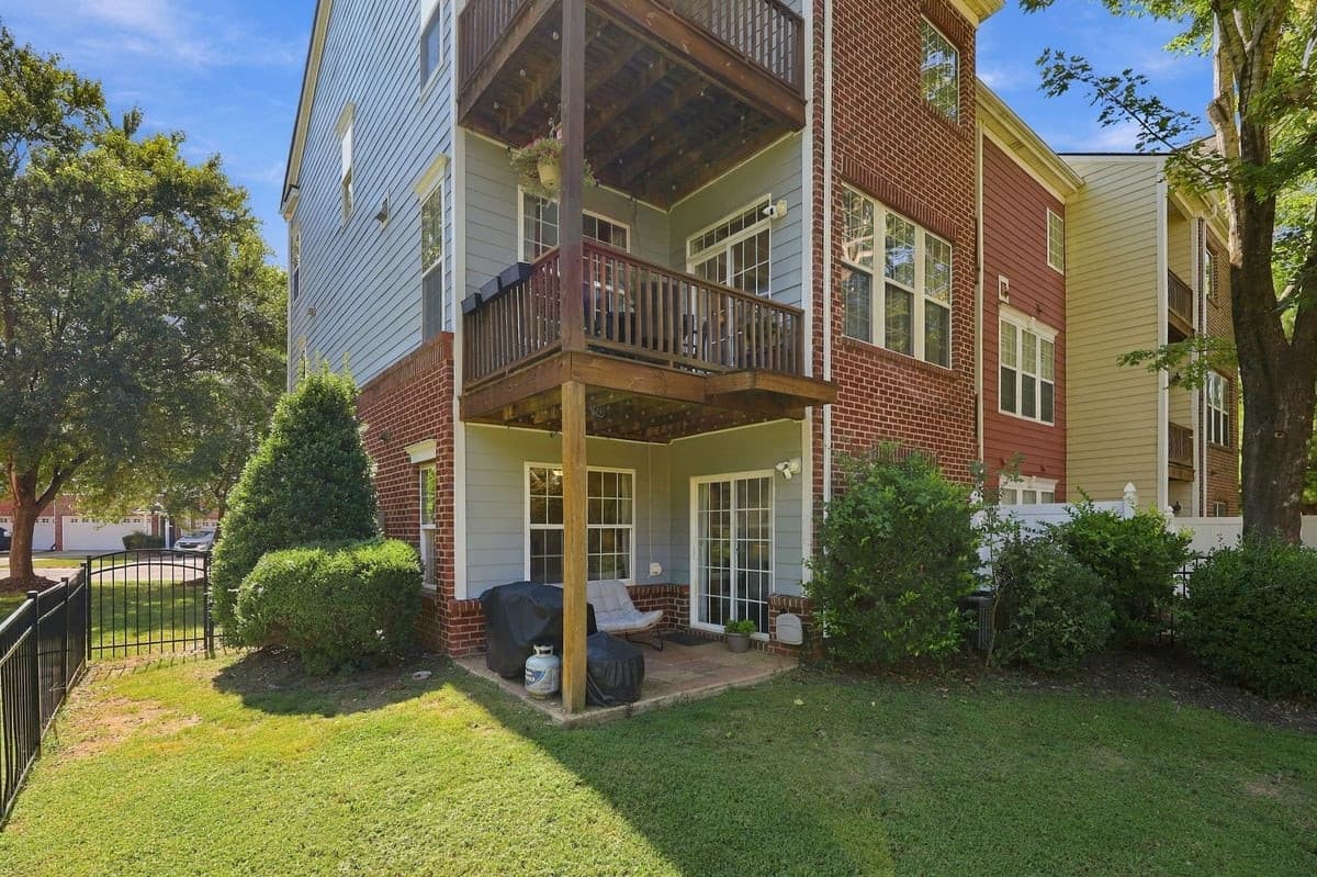 52-web-or-mls-IMG_9527_Edit.jpg - 243 Bally Shannon Way, Apex, NC 27539