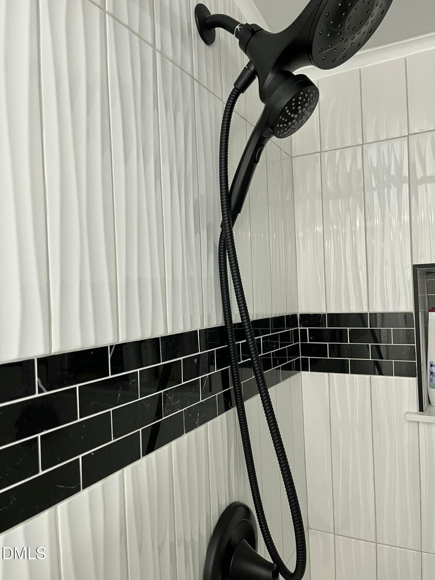 Ceramic Tile Shower - 49 Hibernia Cove Loop, Henderson, NC 27537, Henderson
