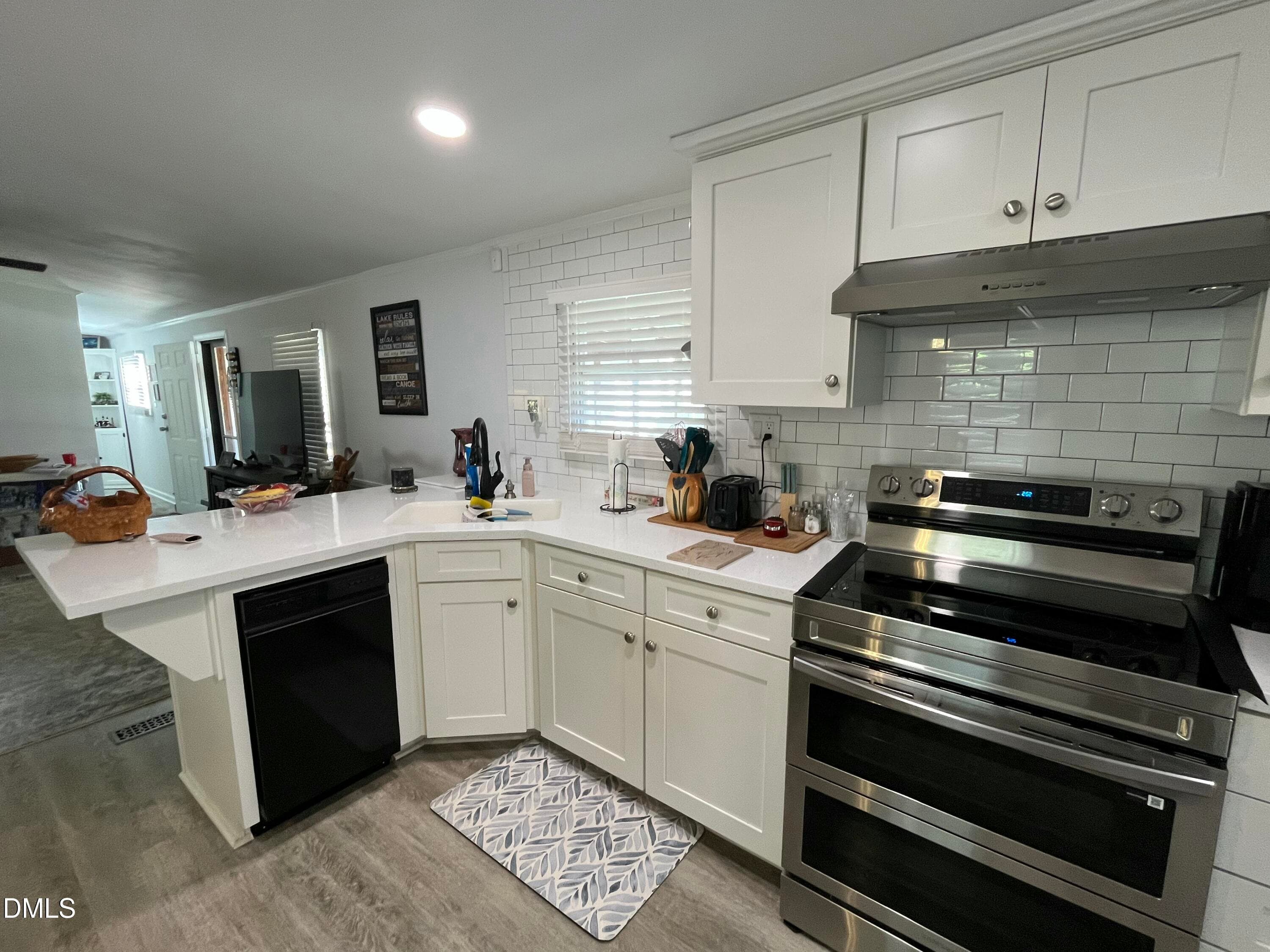 Beautiful Ceramic Tile Back Splase - 49 Hibernia Cove Loop, Henderson, NC 27537, Henderson