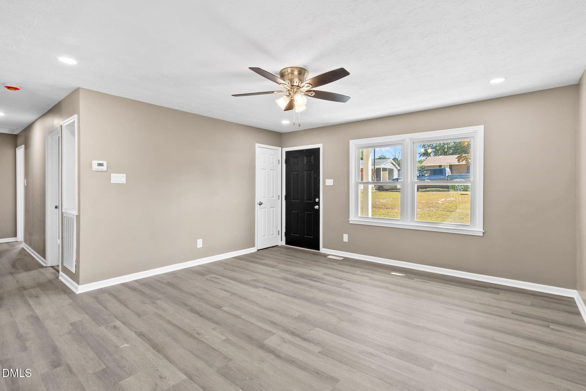 Living Room - 1005 Dianne Circle, Spring Lake, NC 28390
