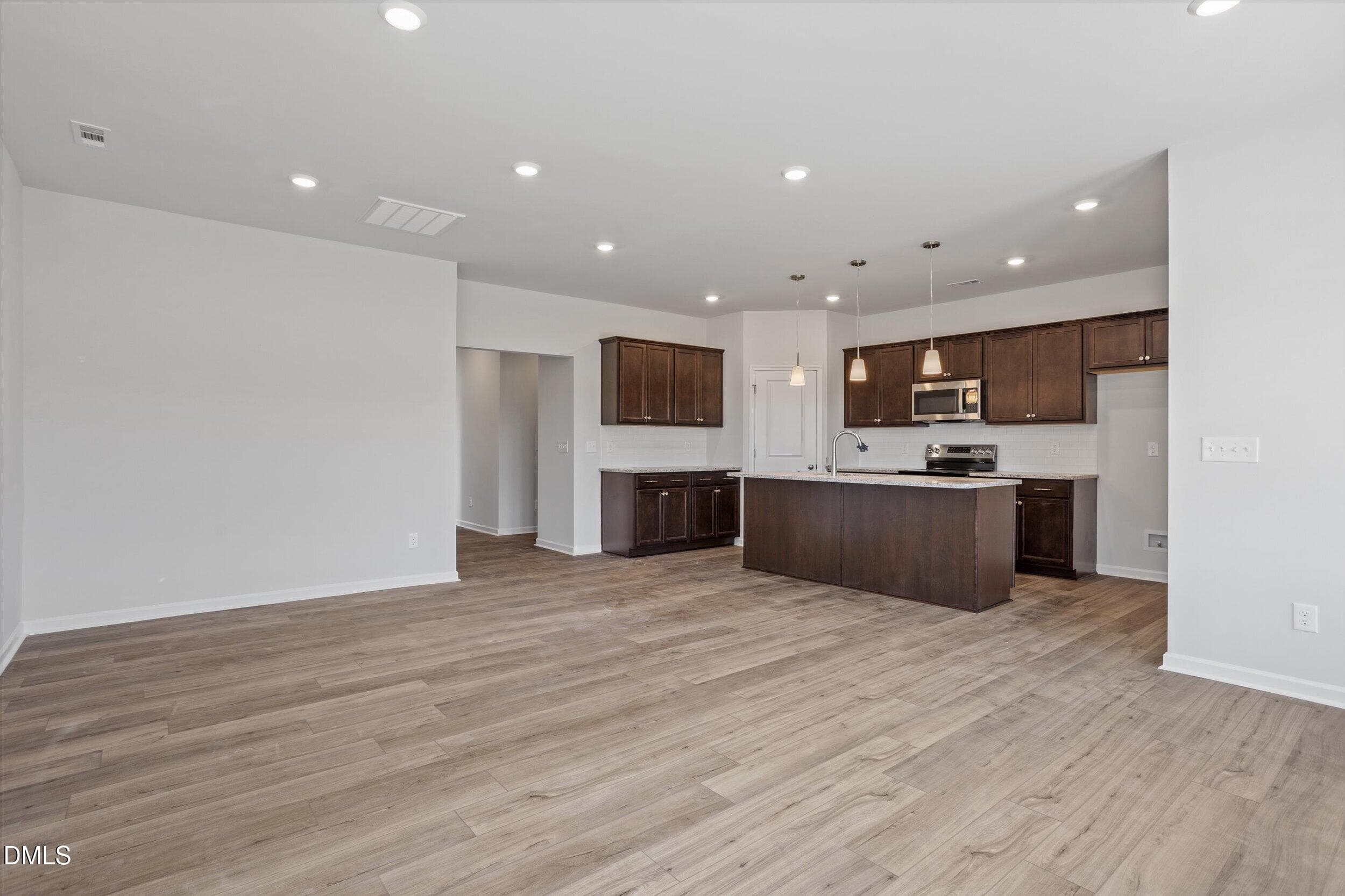 FMWeb04 - 299 Thomas Trail 15, Lillington, NC 27546