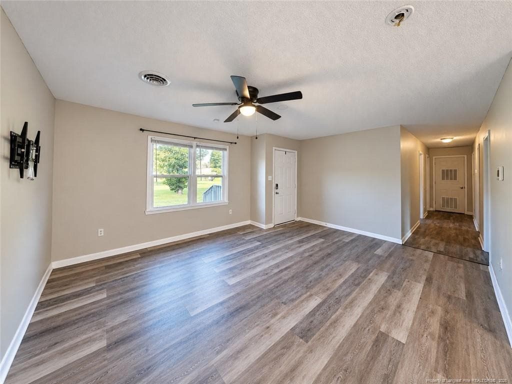 Photo 4 - 1083 Strickland Bridge Road, Fayetteville, NC 28304, Fayetteville