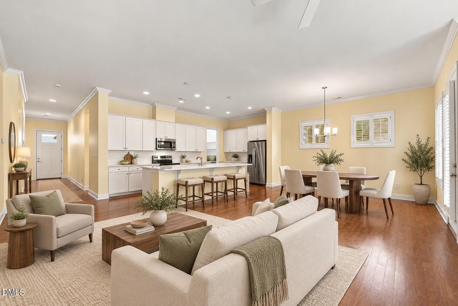 Warm transitional open-plan living space - 312 Middleton Place, Chapel Hill, NC 27516, Chapel Hill