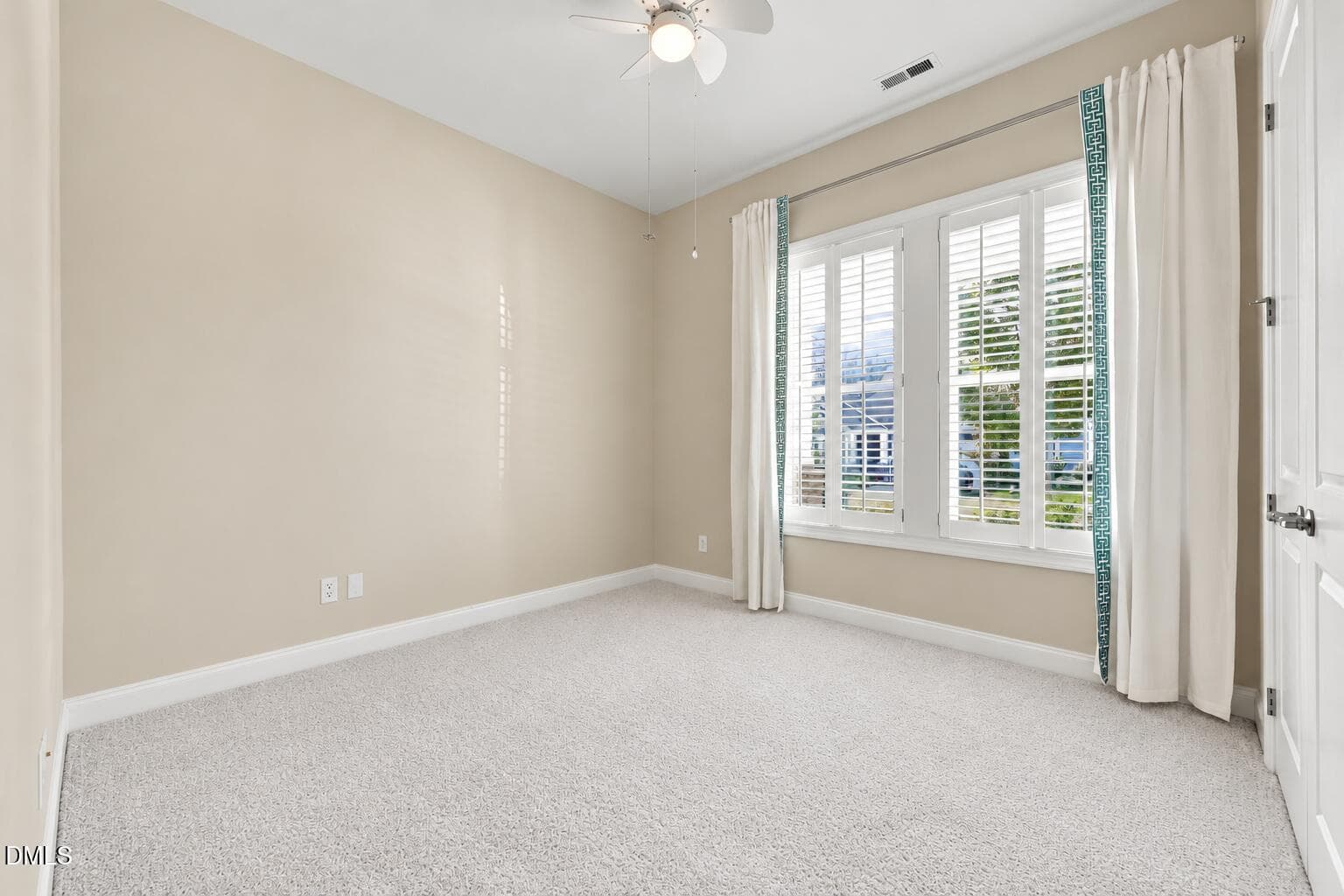 Bright bedroom, clean carpet, neat outle - 312 Middleton Place, Chapel Hill, NC 27516, Chapel Hill