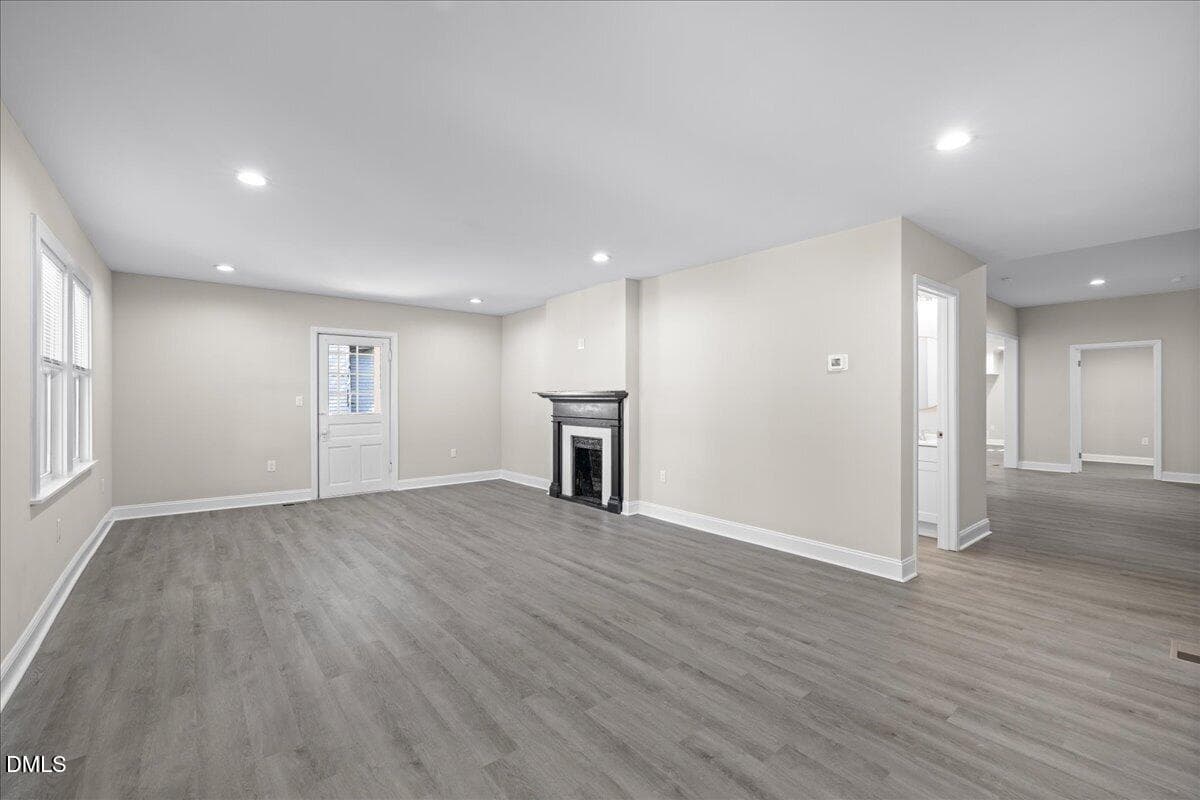 Living - 305 Broad Street, Oxford, NC 27565