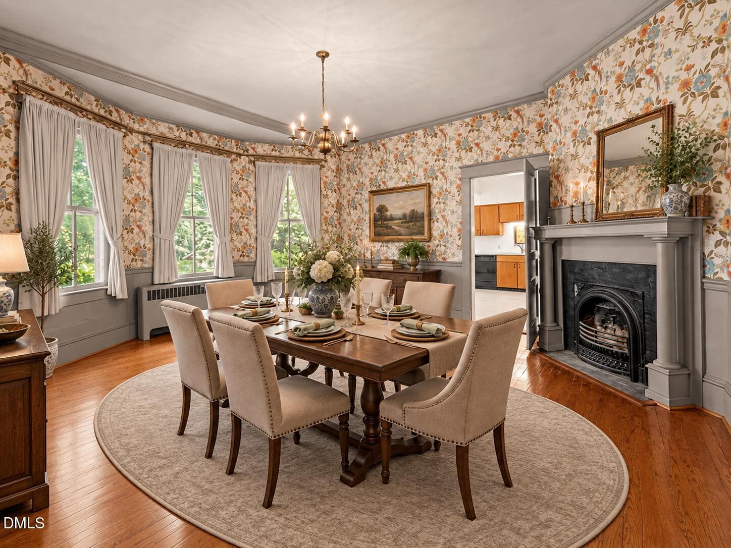 dining 1 s - 302 Halifax Street, Warrenton, NC 27589