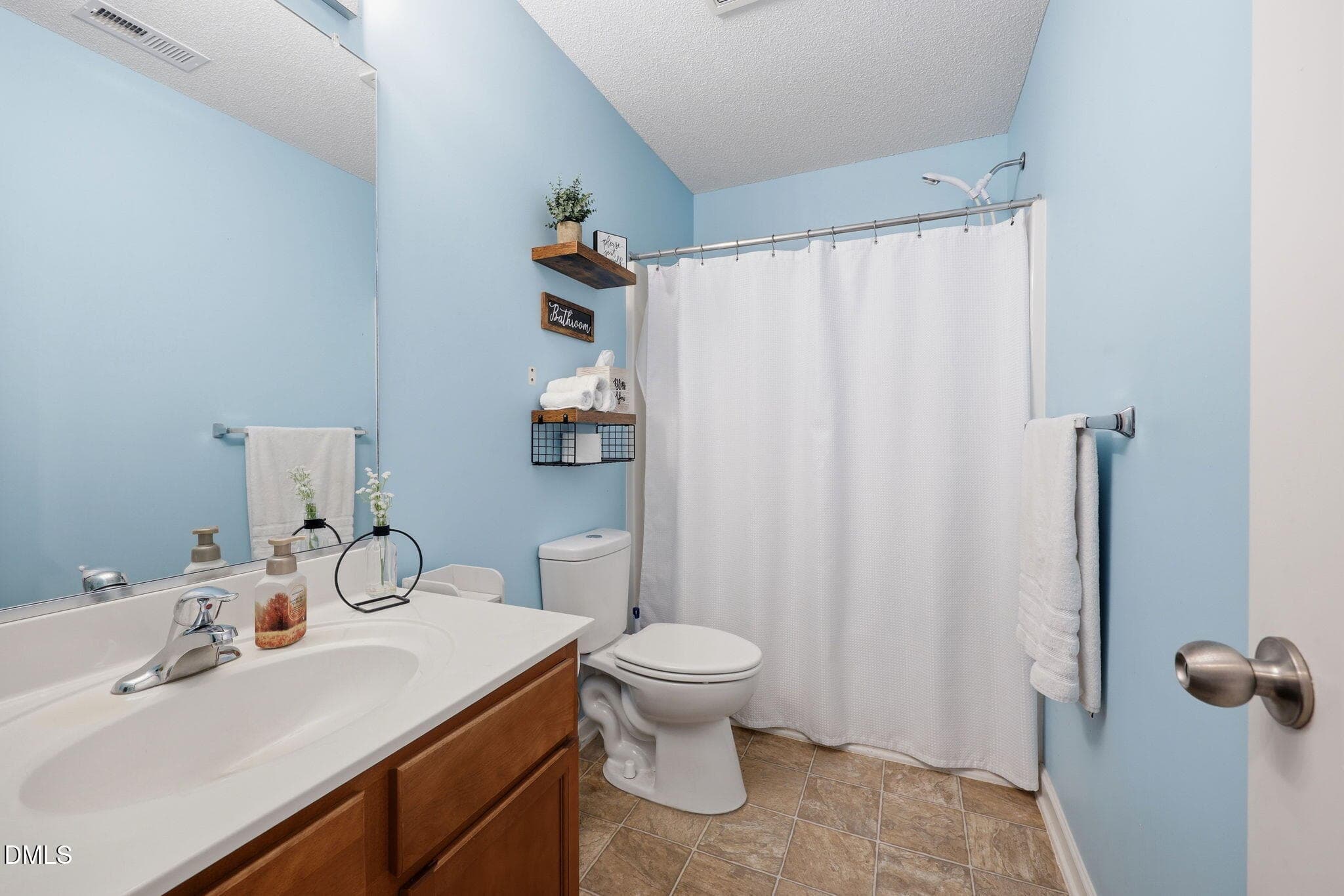 19-web-or-mls-6S8A9796 - 116 W View Drive, Burlington, NC 27215