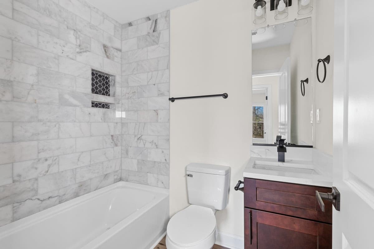 792a6246.jpg - 1009 Benjamin Parkway, Greensboro, NC 27408