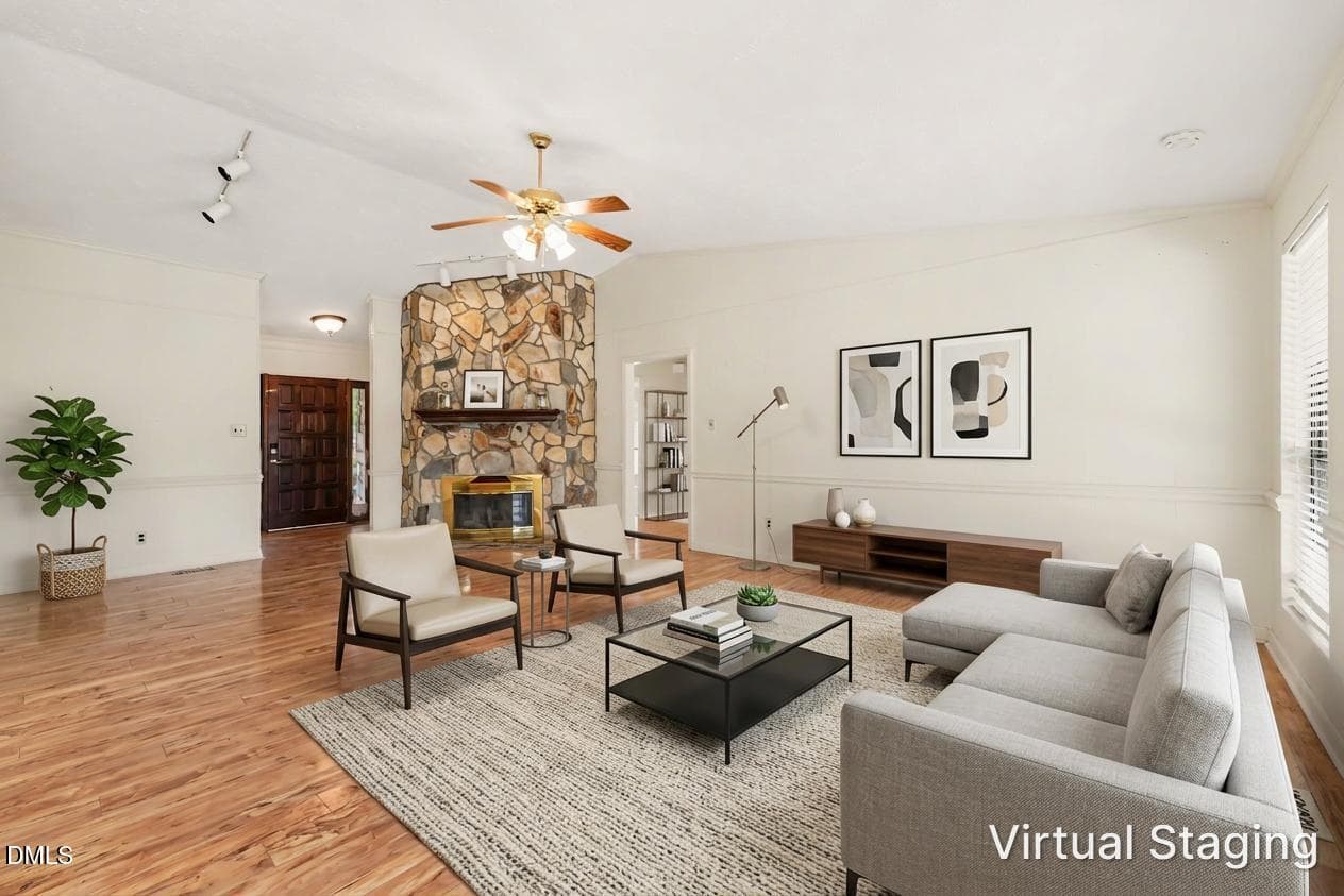 VS - Living Area - 6840 Uppingham Road, Fayetteville, NC 28306