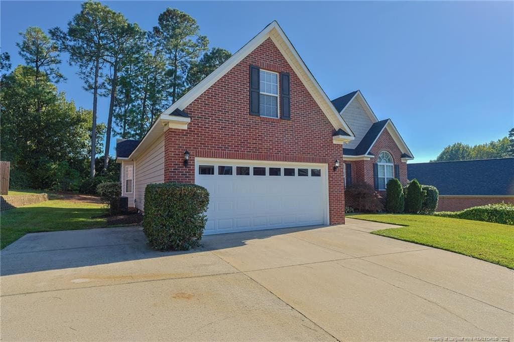 Photo 2 - 735 Larkspur Drive, Fayetteville, NC 28311