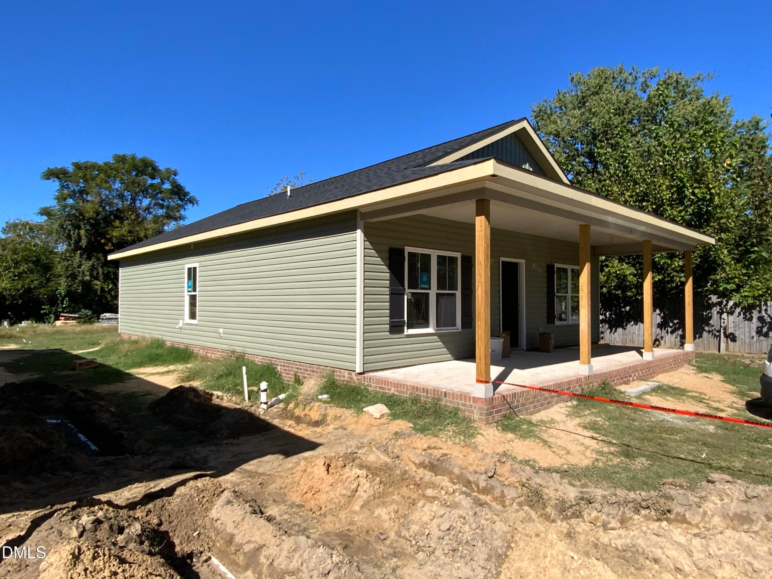 106 S Orange Street, Coats, NC 27521