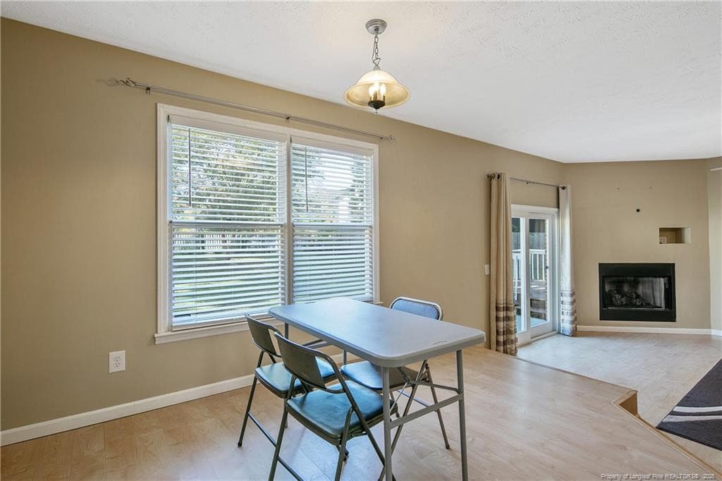 eat-in area - 6865 St Julian Way, Fayetteville, NC 28314