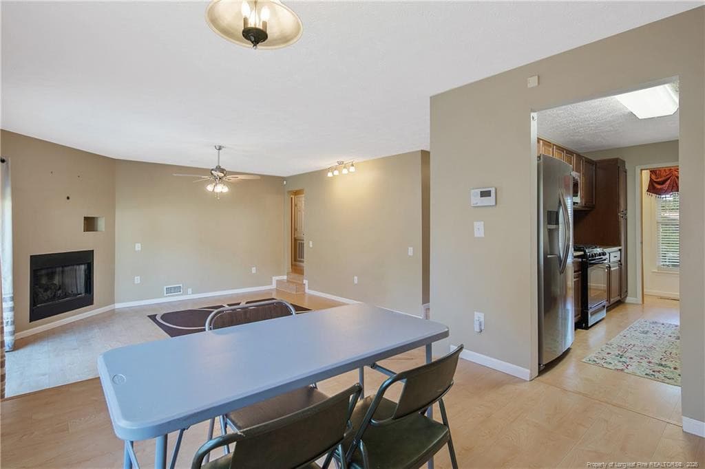 eat-in area - 6865 St Julian Way, Fayetteville, NC 28314