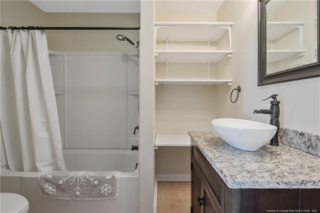 Master bath - 6865 St Julian Way, Fayetteville, NC 28314