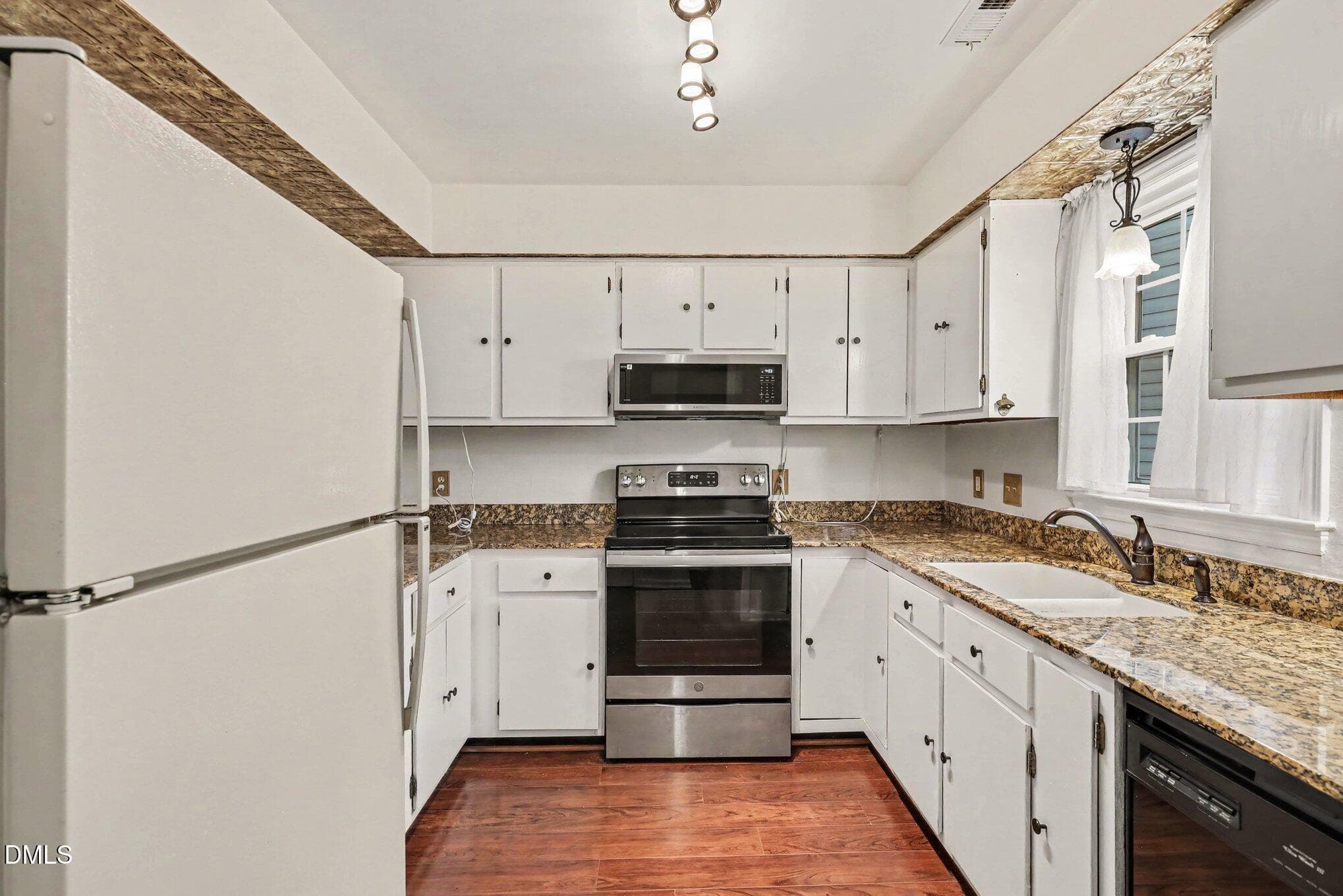 011_file_8982 - 5510 Forest Oaks Drive, Raleigh, NC 27609