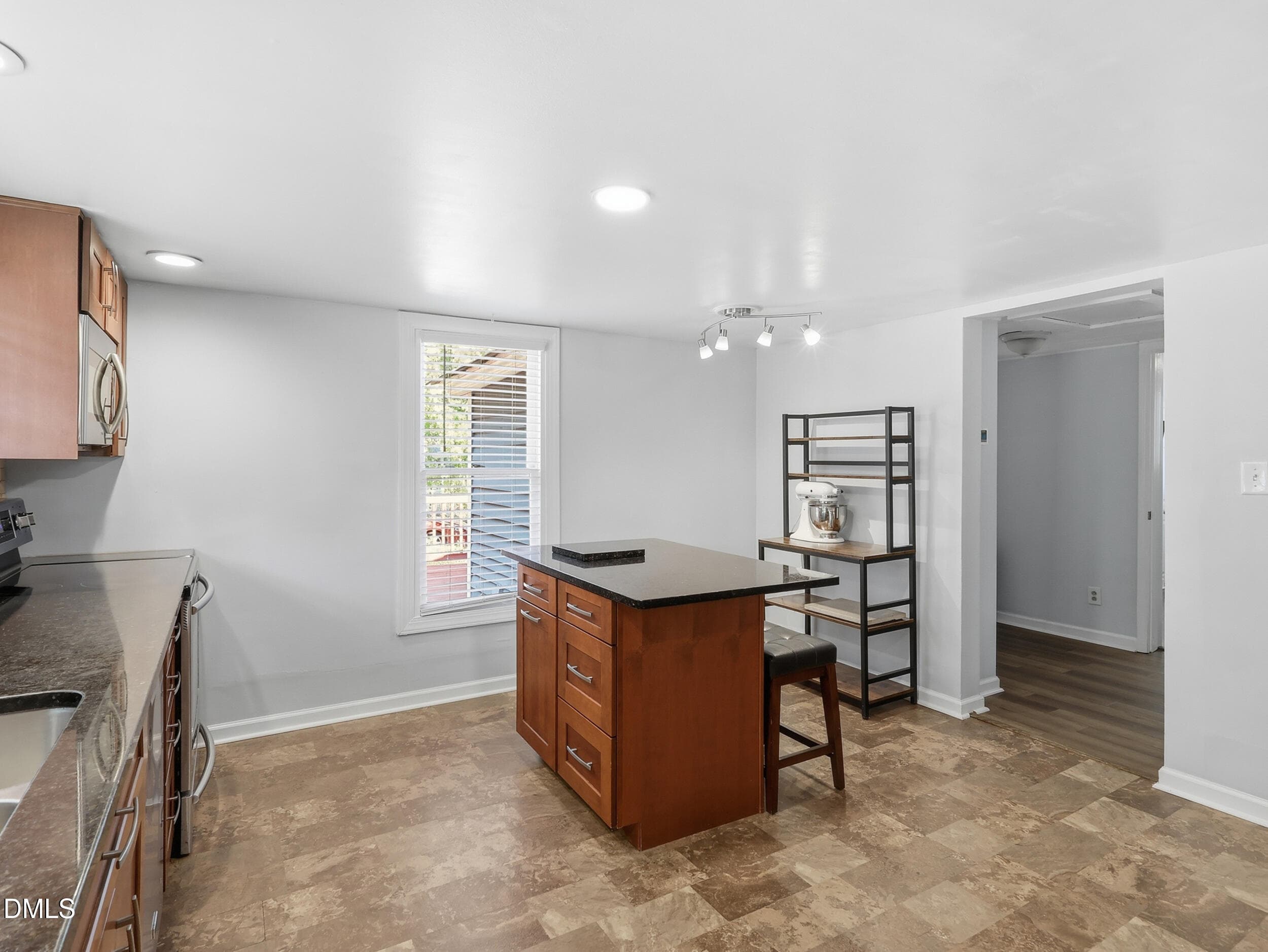 pearce-media-300-w-gannon-ave-12 - 300 W Gannon Avenue W, Zebulon, NC 27597