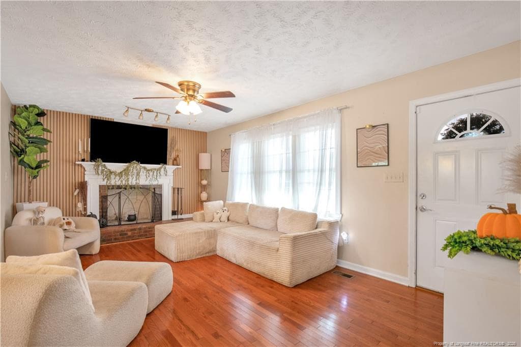 Photo 4 - 998 N Nc Highway 71, Maxton, NC 28364