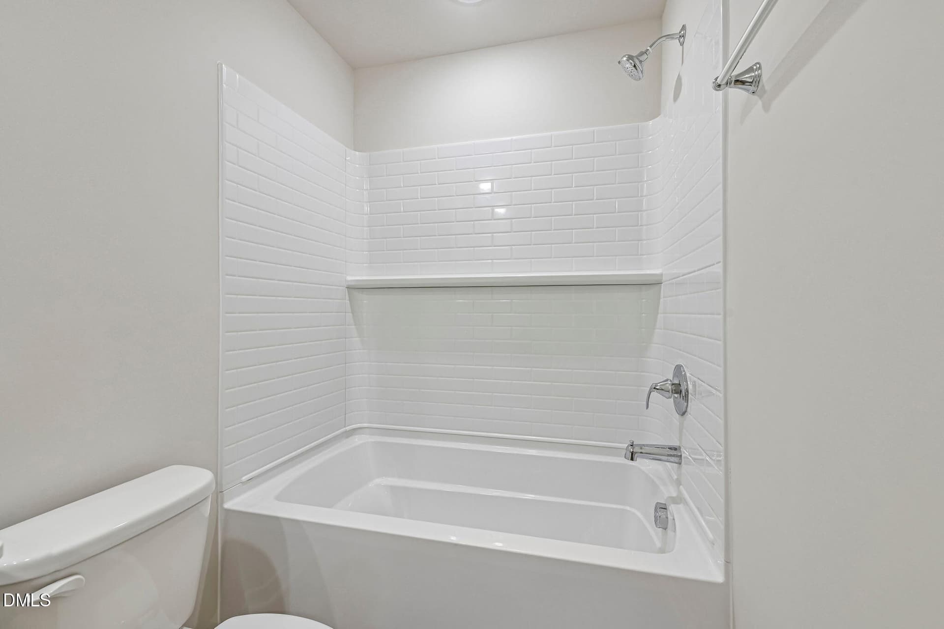 39-web-or-mls-Raleigh - Avalon Place - 1 - 1452 Hatteras Road, Durham, NC 27703