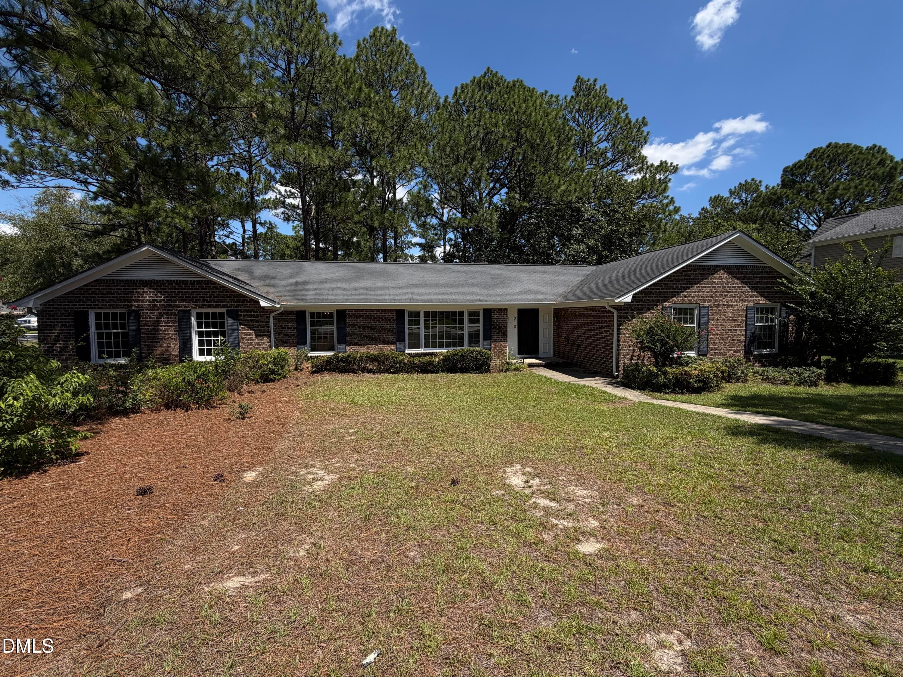 photo_01 - 2101 Fordham Drive, Fayetteville, NC 28304