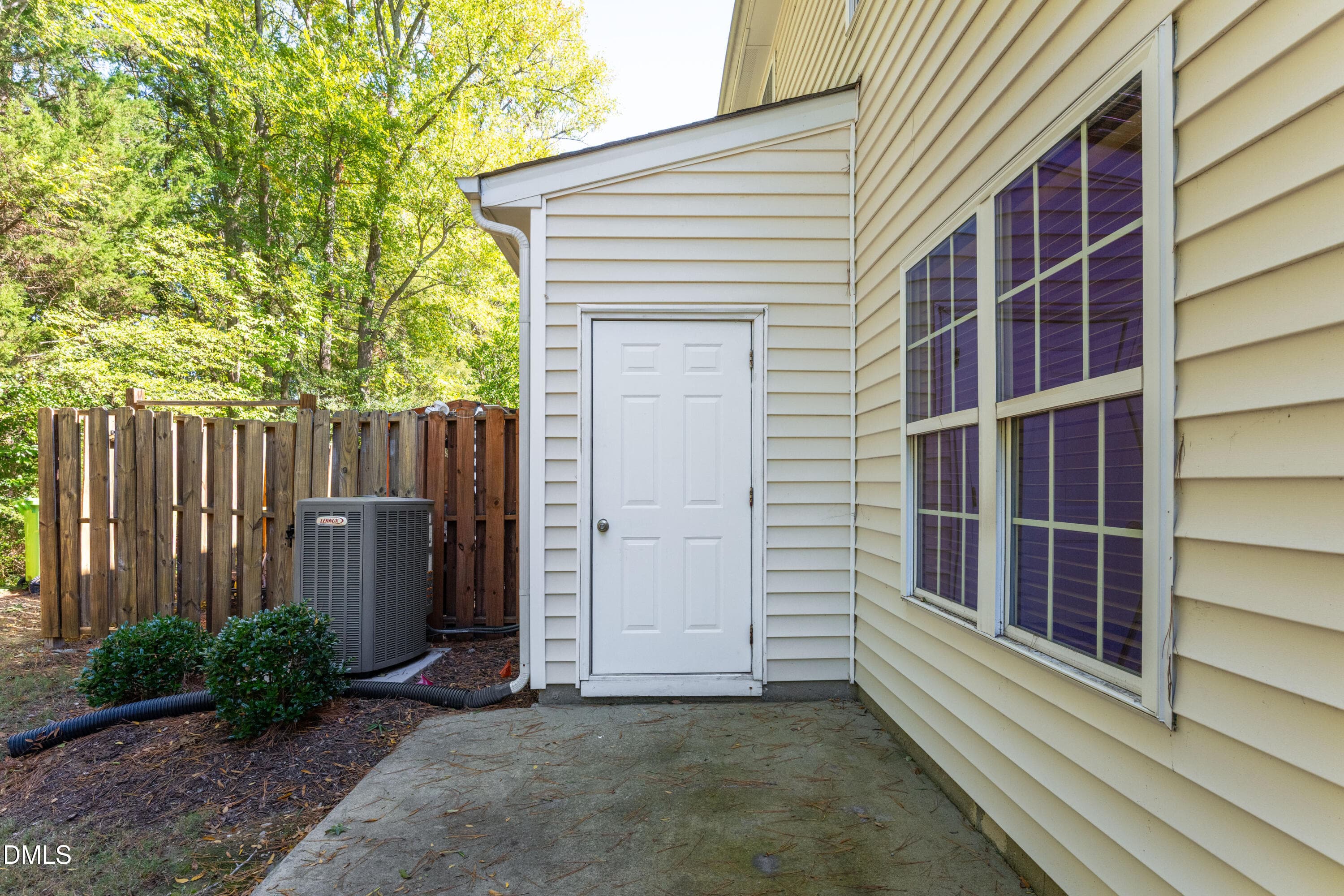 DSC_4372 - 3111 Manhasset Lane, Raleigh, NC 27604